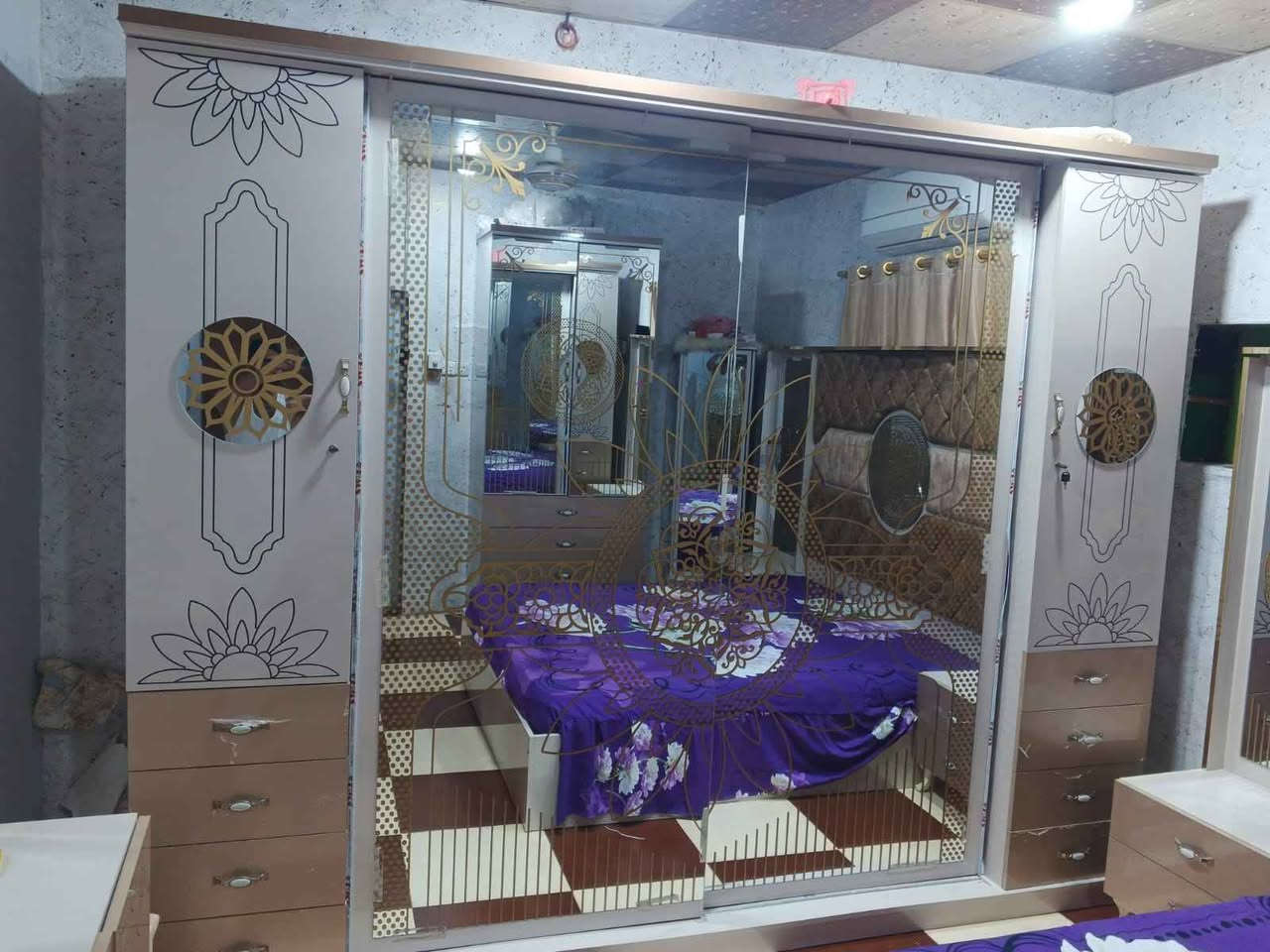 سلام عليكم 

غرفه نوم تركيه
بحاله جديده
للبيع 
للأتصال
***********
مكان الزبير الجاهزه
انا مكلف بالنشر
والسعر اتصل بالرقم وبيك خير وتدلل البصرة, العراق
