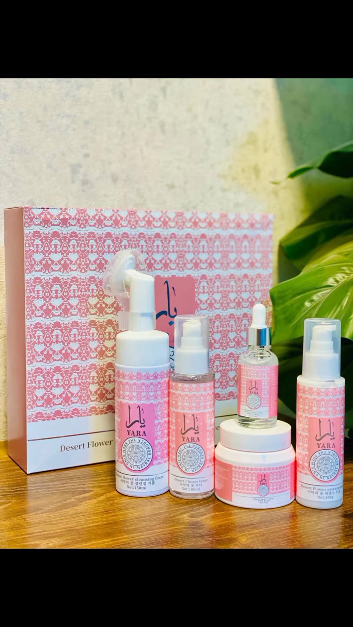 💗✨ مجموعة يارا للعناية الكاملة ✨💗

بكج متكون من غسول ✔️لوشن ✔️مرطب ✔️تونر ✔️سيروم 💖

دللي نفسك مع تشكيلة يارا الفاخرة بعبواتها الوردية الأنيقة، اللي تجمع بين الترطيب، النعومة، والرائحة اللي تدوم طول اليوم 🌸🌿

🛁 مميزات منتجات يارا:
✔ ترطيب عميق وفوري للبشرة
✔ روائح منعشة وأنثوية ساحرة
✔ مناسبة لجميع أنواع البشرة
✔ تركيبة طبيعية آمنة وخالية من المواد الضارة

💖 كل ما تحتاجينه لجمالك في طقم واحد! 💖
 
✨ لأن الجمال يبدأ من العناية بنفسك 🩷
 @إشارة


**إذا كنت صاحب هذا الإعلان وتريد حذفه لأي سبب، رجاءا أرسل رسالة إلى الدعم الفني**