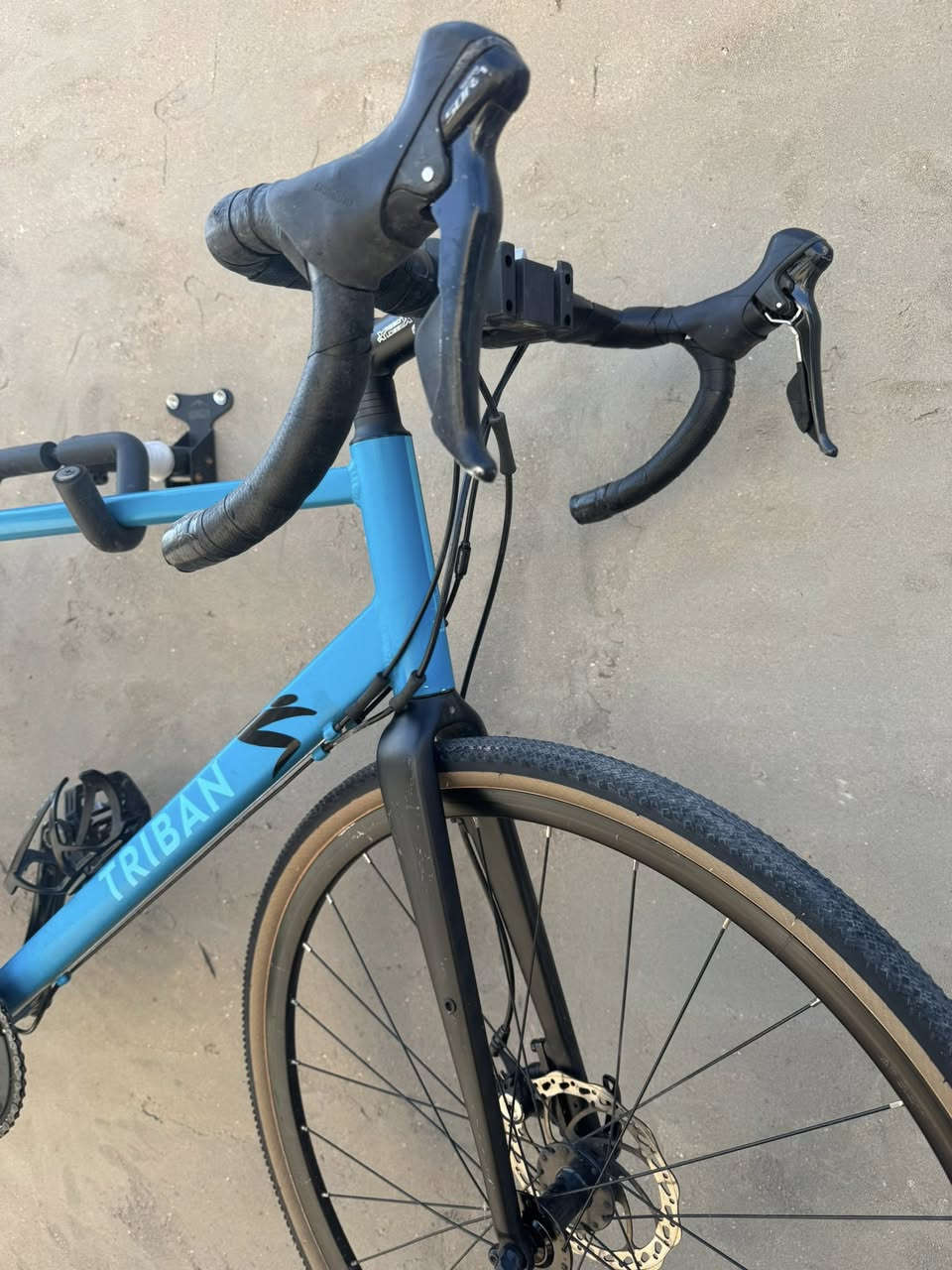 ماشاءالله 💙 للبيع كرافل بايك

ماركة TRlBAN صناعه فرنسية 

باسكل المنيوم 

ماشه كاربون وزن خفيف

حجم الفريم (  L )

وياله بولبرن اصلي حجم28 

سستم SORA

بدلاتSORA 

سرعه ٢ ×٩

صينيه براكيت سورا 

تايرات KENDA جديد 700×35

رقمي ***********
مكاني بغداد بالمنصور 
 السعر خاص
