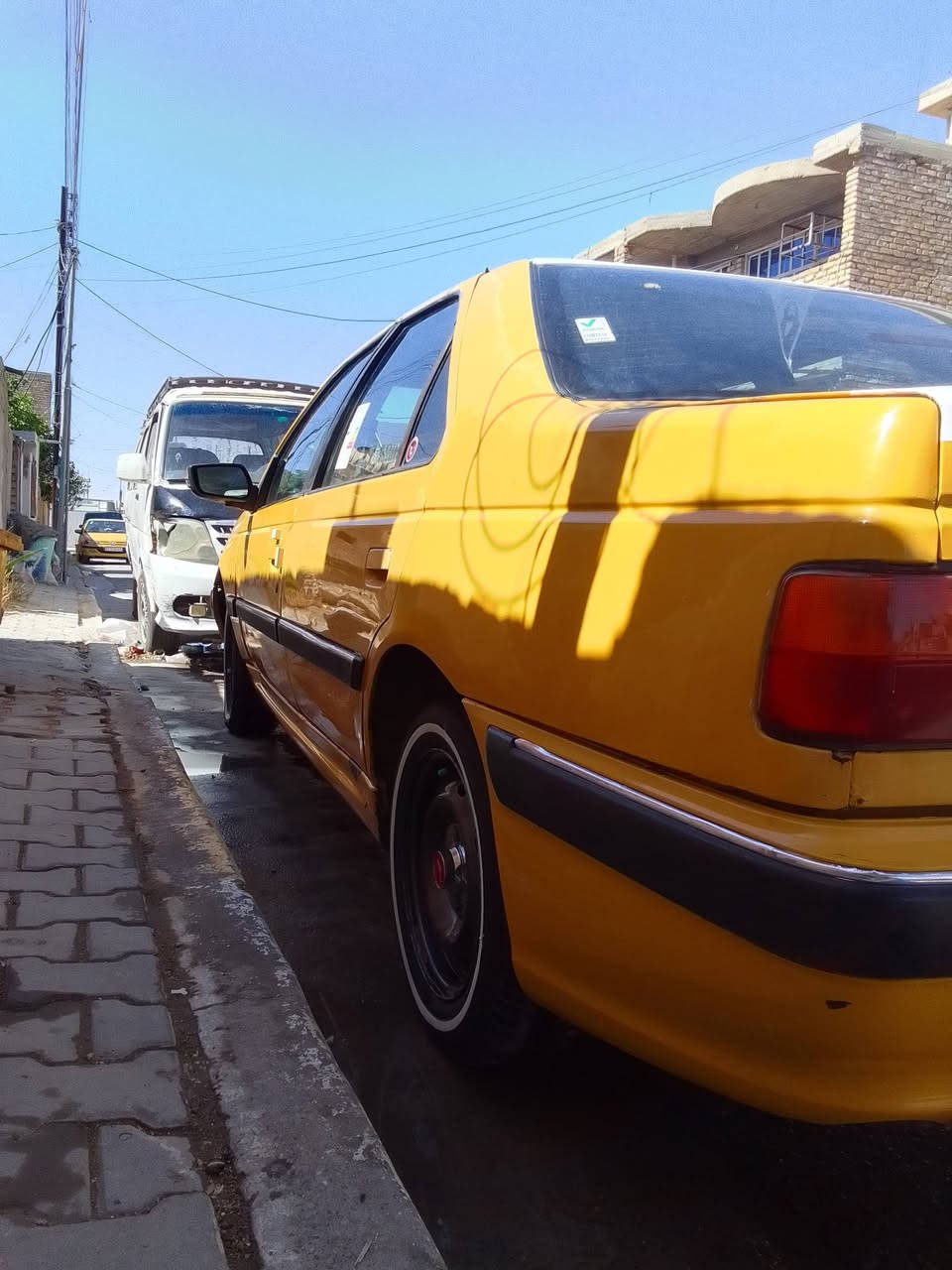 سلام عليكم بيجو بارس للبيع 2015 السياره حلوه وجاهزه السياره مكينه وكير مكفولات تبريد ثلج 🥶 تخم تاير ويل كامل السياره خير من الله ناعمه صدر امامي خلفي جديد سنويه جديده رقم نكليزي تحويل مباشر مصفره من كلشي 
(ملاحضه يرادلها ترتيب بسيط جدا )نصبه السياره حلوه لا خياس ولا شي السياره شوف العين كشرها بي تلاحيض بسيطه كهربائية من الدعاميه للدعاميه شغاله عنووان بغداد الحسينيه رقم هاتف*********** السعر _40_ مامتواجد عل فيس
