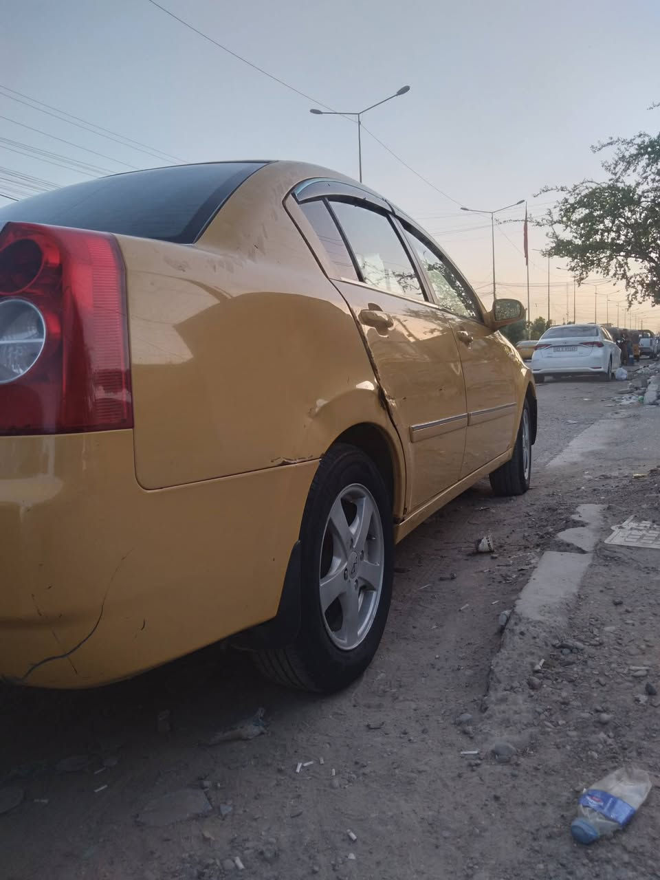 للبيع ايفايف موديل ١١مكينه تيكو جديده كير جديد تخم تاير جديد صدر خلفي أمامي جديد كهربايا شغاله راعيها مسافر اكفل سرقه وعشائر السعر ١٧وبيها مجال العنوان بغداد الستفسار على رقم ***********
