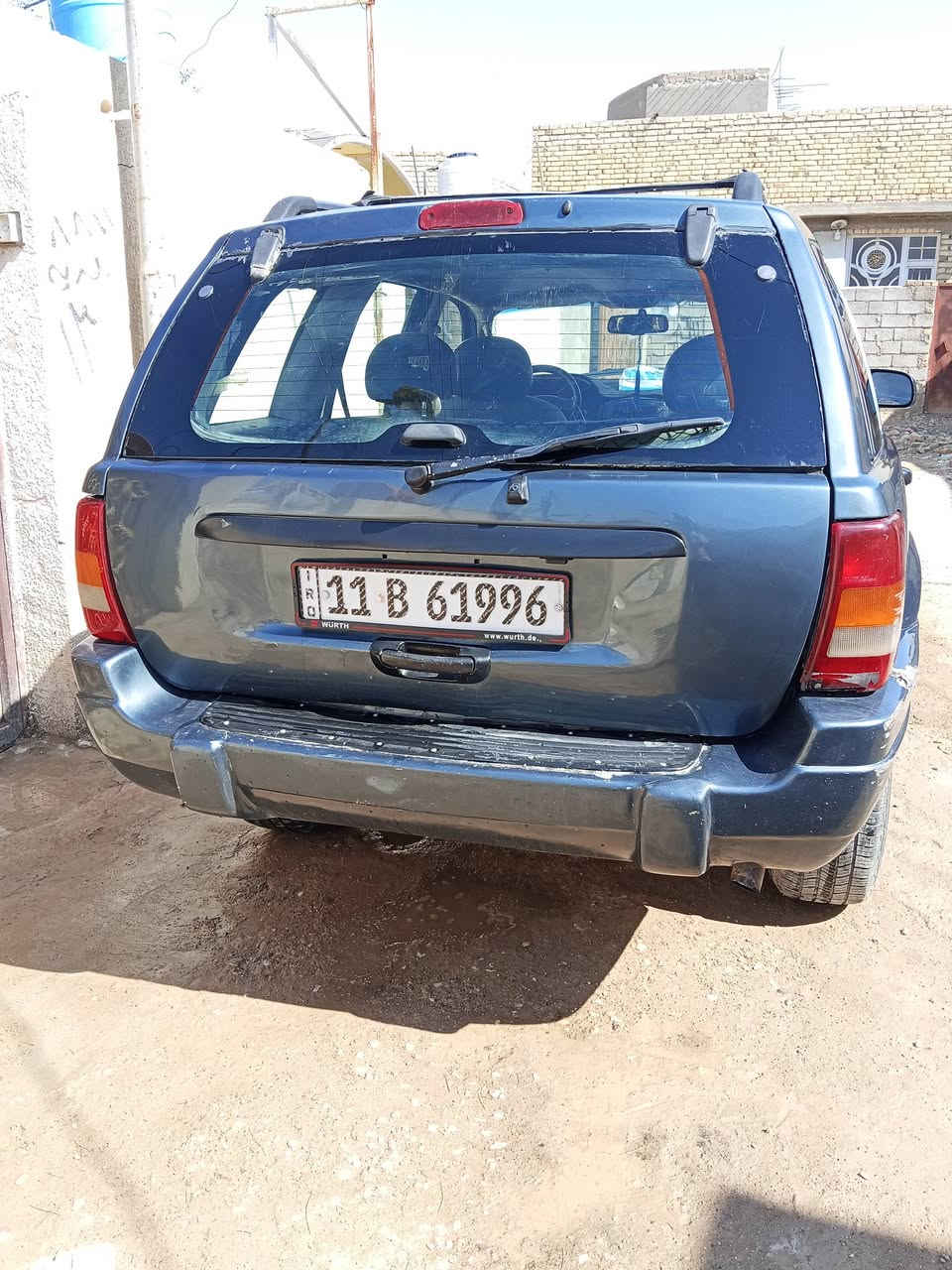 السلام عليكم من رخيصة الادمن جيب شيروكي 2004 بيع او مراوس حسب القناعة التفاصيل على رقم الهاتف وبه واتس اب *********** علما السيارة باسمي و تحويل ثاني يوم
