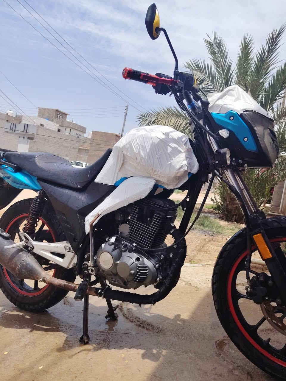 دراجه ار كي غنيه عن تعريف خير من الله شلعه ممتازه دراجه راقي مكينه ٢٠٠ccكامله نقصها جامرلغ امامي فقط مكان ديالى كنعان سعر خاص او تصال ***********
