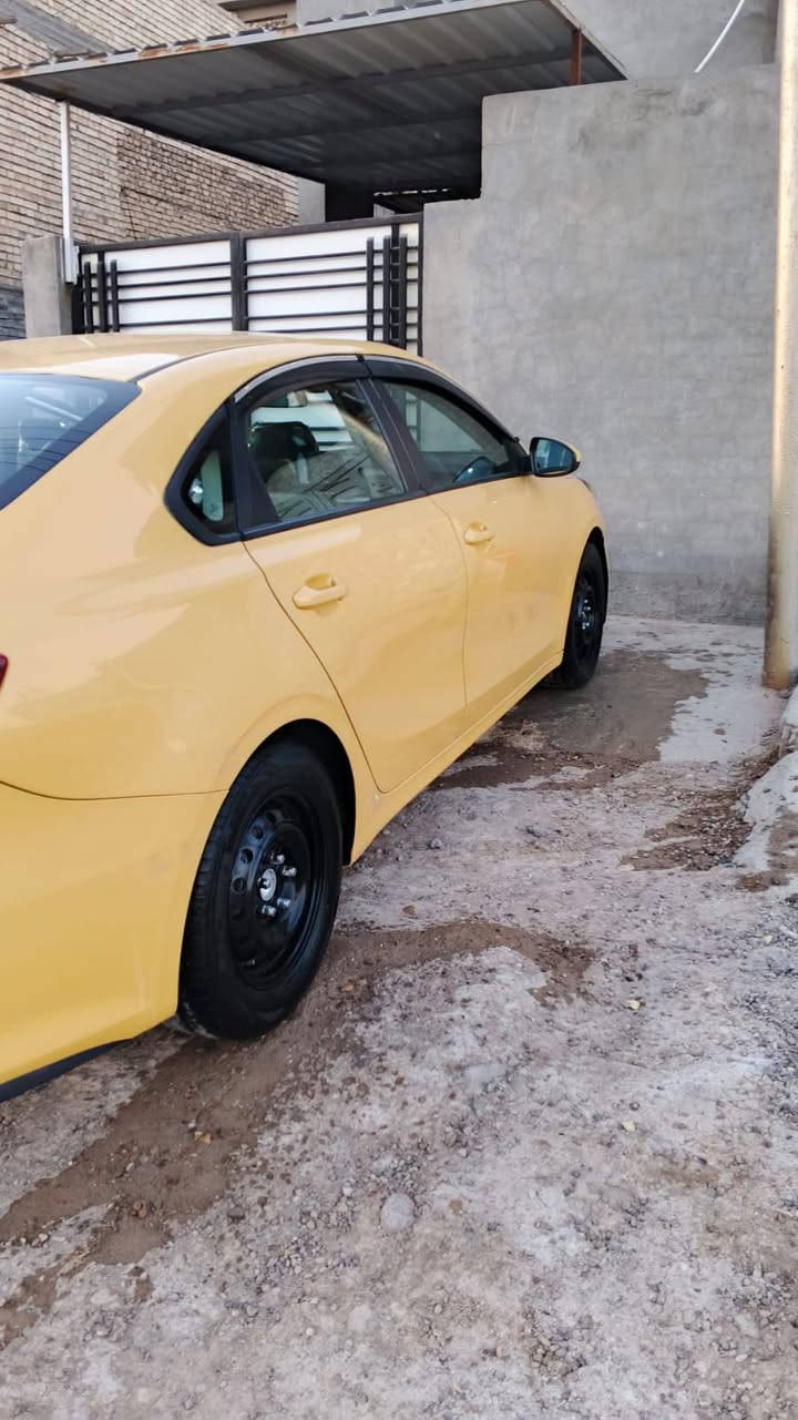 سلام عليكم عندي فورتي موديل2019وراد امريكي سياره حلواااا احلى من صوره تجي وشوف بعينك صوره الحادث بلمنشور مكينه دوش كير أيتي سياره باتري جديد تخم تاير جديد ويل جديد بيه منضوت غاز 
وسياره ما تعبانه هيأ وغرامات مصفره تحويل ثاني يوم 
السعر 123ورقه وبيه مجال قليل للشراي المكان التاجي سبع البور 
الاتصال على هاذه الرقم ***********
