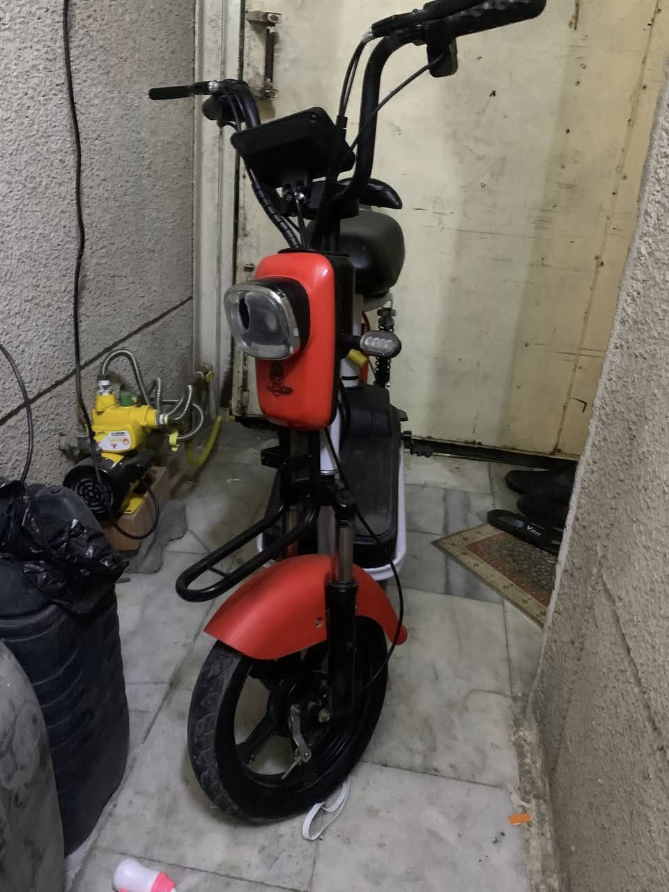 السلام عليكم دراجه شحن للبيع حجم14 موديل 2024 مستعمله أخت الجديد كامله اي سعر 150 ألف موصفاته سرعته 45 تقفل 47 
سويج عدد 5مع بصمه عدد 2 
تشغيل عن بعد 
كلوب عالي ناصي 
اشاير يمين يسار 
سرعته 45تقفل 47
باتري عدد 4 
كشن سفنج مريح للكعده 
مع شاحنه 
السعر 150 بيه مجال 
لالستفسار خاص أو هاتف *********** ***********
