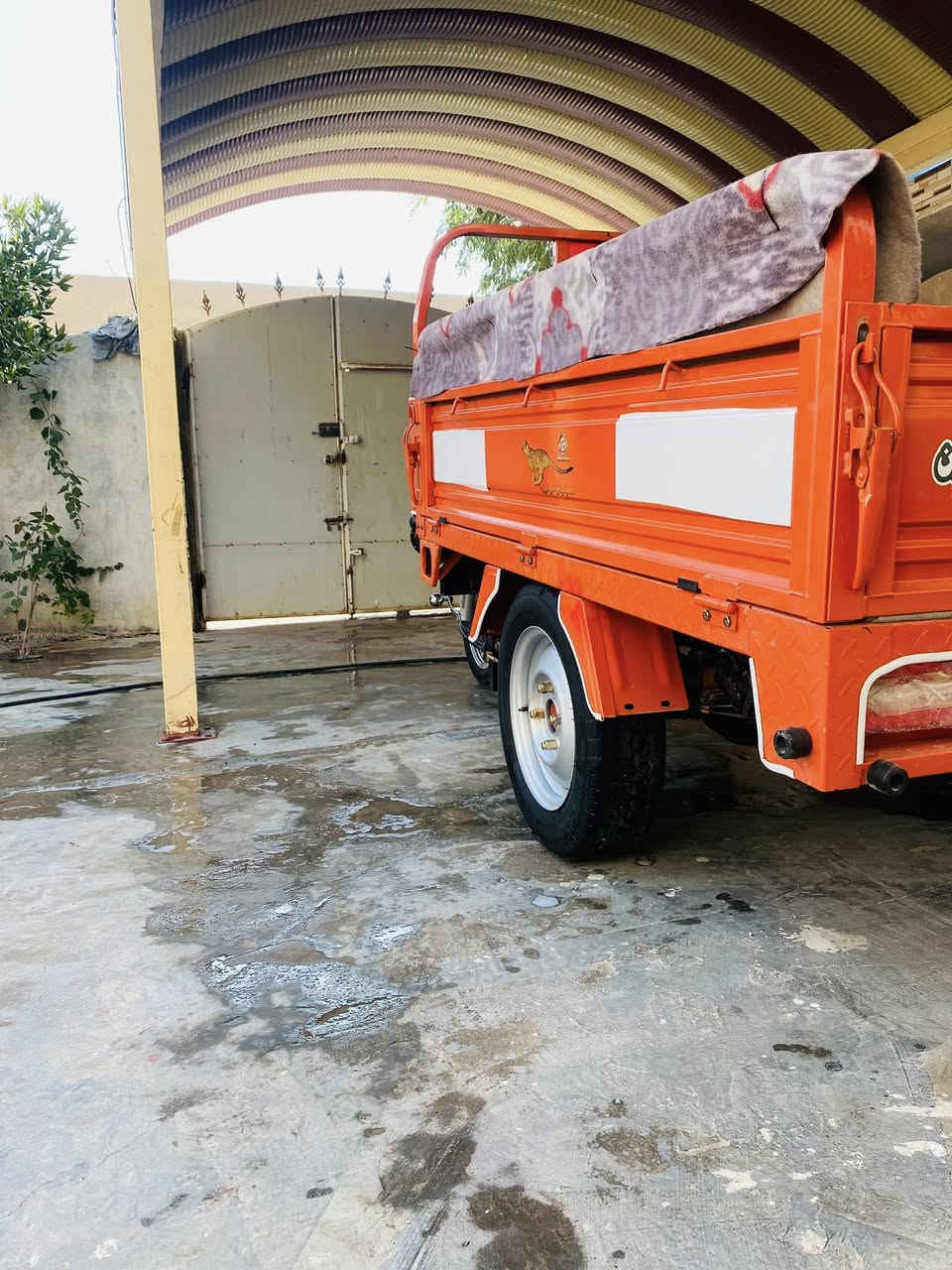 سلام عليكم شباب ستوتة للبيع نضيفة ماماشية اوارق اصولي موديل 23. ***********
