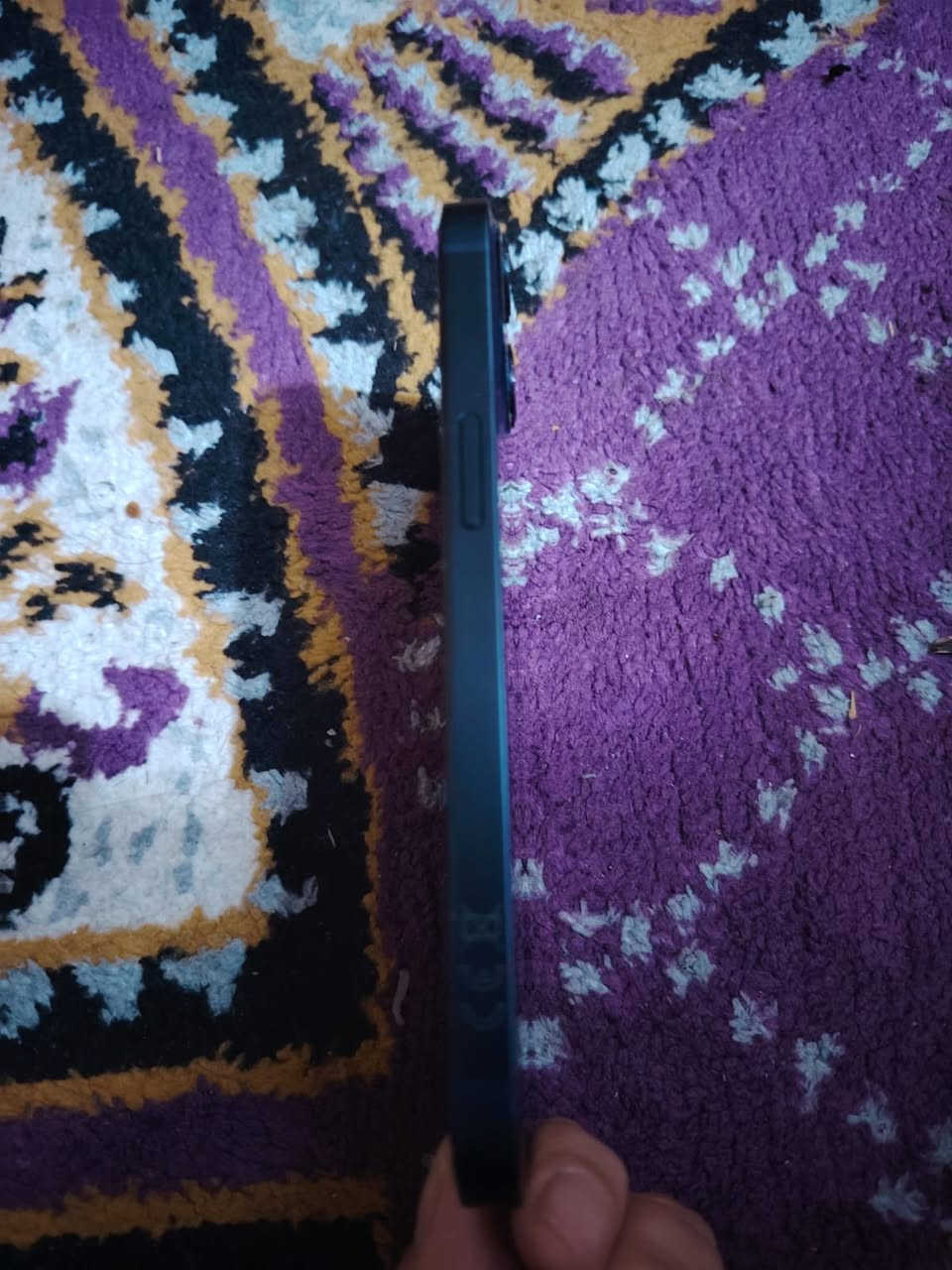 ايفون ١٣عادي جديد بالضمان بطاريه ١٠٠ للبيع ب ٥٠٠ ***********
