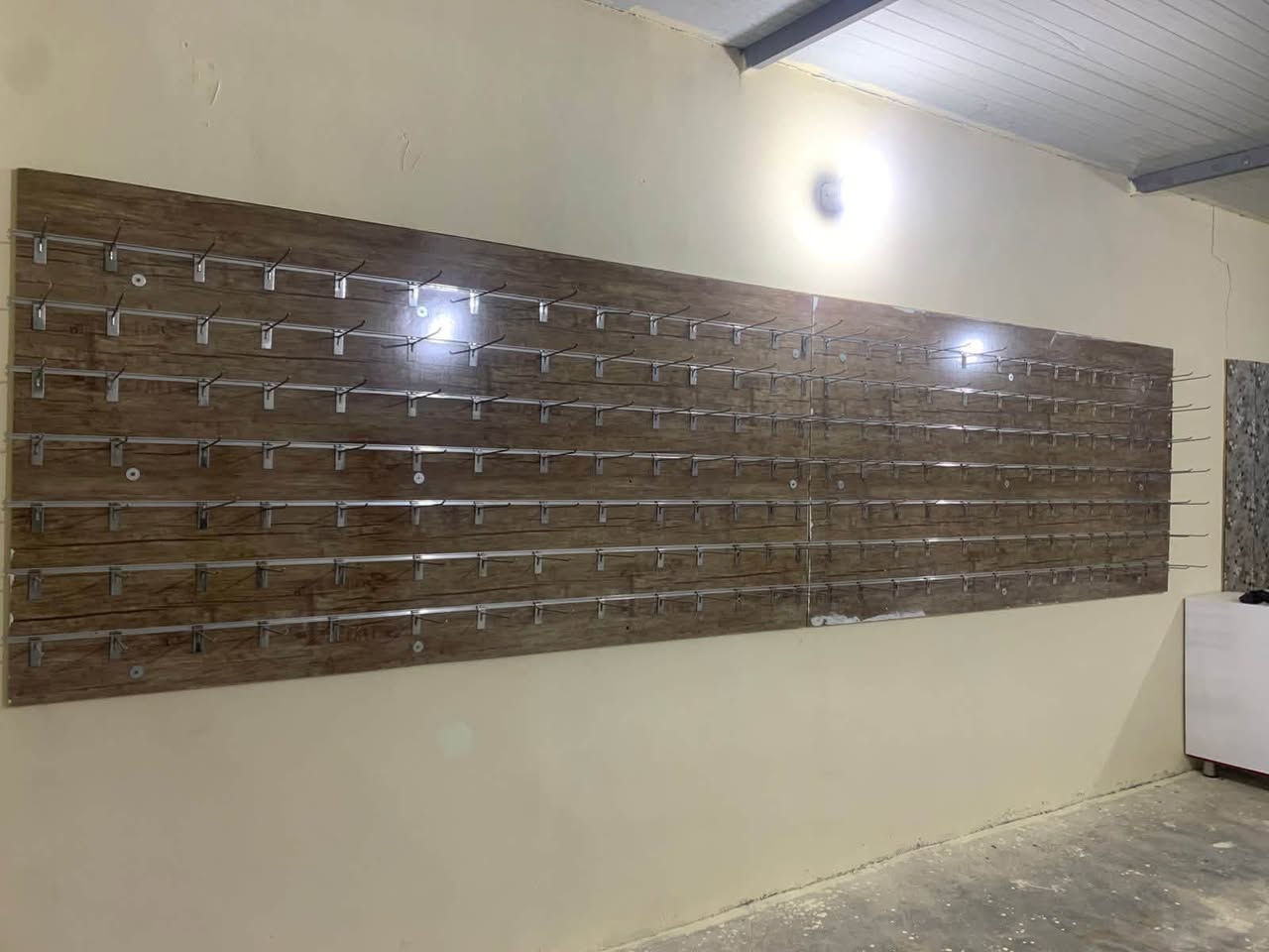 السلام عليكم
غراض مكتب موبايلات واستنساخ للبيع ...  

1- طابعة صور L805
2-طابعة استنساخ L3252
3-فاترينة ارضيه مترين 
4-فاترينة تعليك طولها 240 سم عدد 3 
5-هوكات حجم كبير عدد 250
6-جامخانه تعليك متر ونص
 
للاستفسار : خاص


**إذا كنت صاحب هذا الإعلان وتريد حذفه لأي سبب، رجاءا أرسل رسالة إلى الدعم الفني**