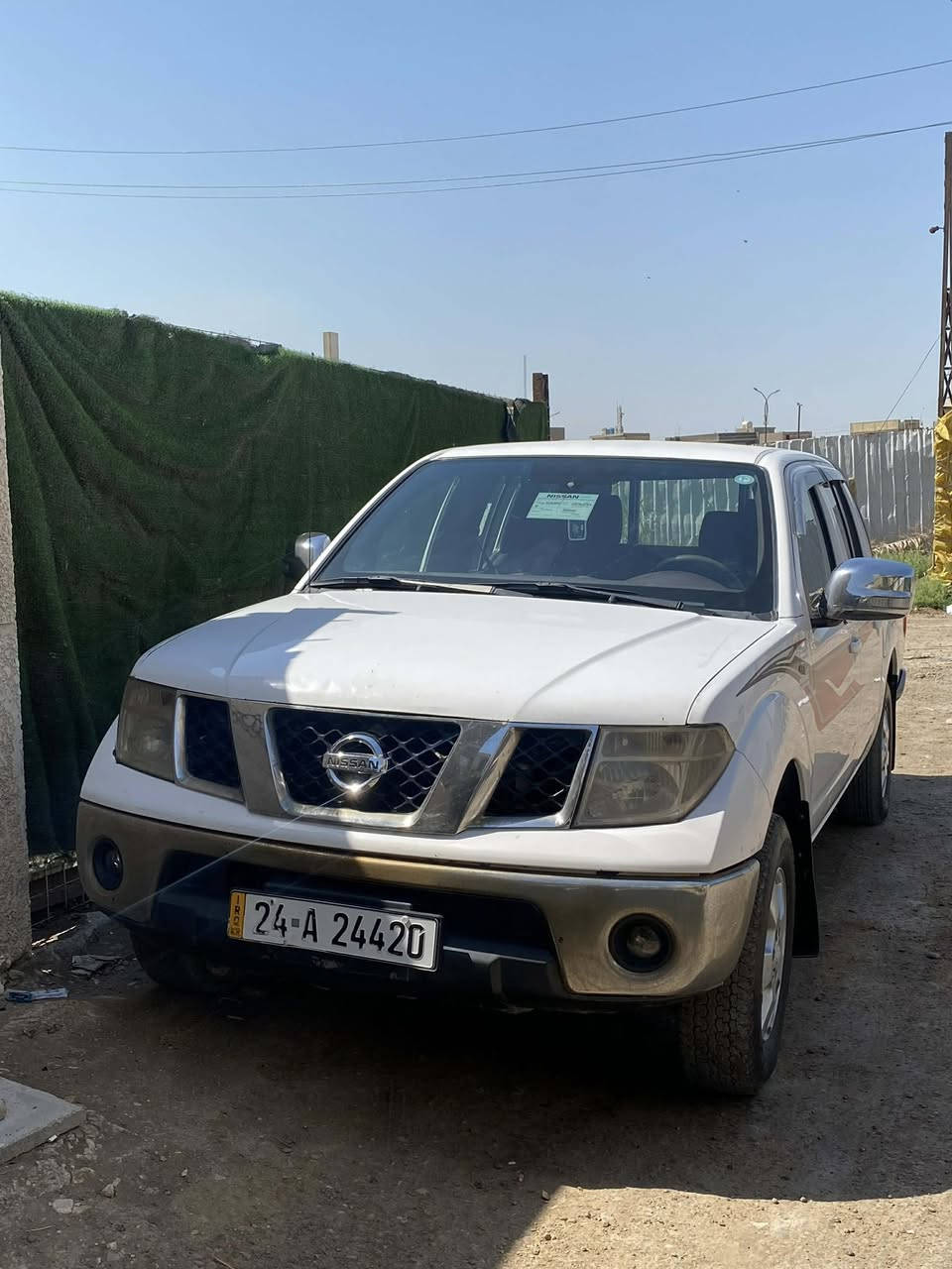 نيفارا se وكالة سردار
2009
كير عادي 7 نمر 
سياره بيها صبغ نص باب خلف السائق وهلال الجاملغ الامامي
طخم تاير جديد 
كير واكسل سياره بشرط
داخل احمر 
منظومه غاز ايطالية
رقم دهوك باسمي
رقم انكليزي + سنويه جديده
للاستفسار : ‭0774 274 7771‬
