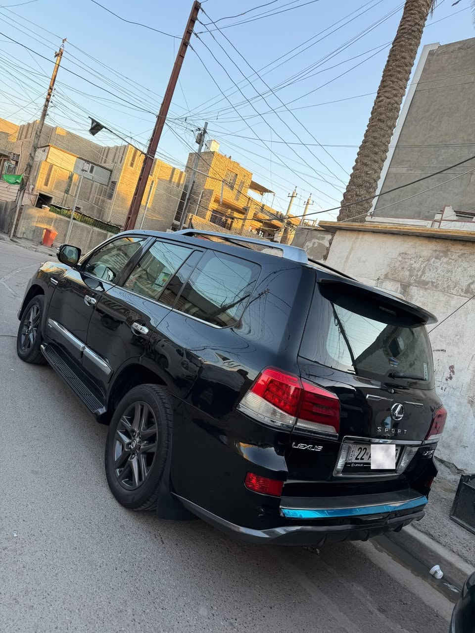 السلام عليكم لكزس موديل 2011 شكل 2012
رقم اربيل باسمي سنوية وهزة جديدة نافذة لغاية 2030 

مواصفات فول 1/1 بريم معروفة مواصفات الكزس 

اربع أبواب بصمة وثلاجة رادار امامي كشنات خلفية كهرباء وبعد بيها هواي مواصفات 

 تبريد منضومة جديدة كلش بارد 

سيارة جاهزة مابيها نقص 

بيها صبغ قطعتين وقطعة تبديل سونار مرفق 

سعرها مناسب جدا 270 ورقة 

*********** عنواني بغداد الكرخ حي الرسالة 

او الكرادة
