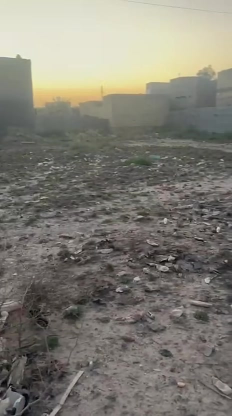 يا الله قطعة للبيع مساحة 800 متر تريد 200 هم ابيعلك موقعها اني موضحهاا  بل تصوي سعرها كلش مناسب 
رقم صاحبهاا ***********
