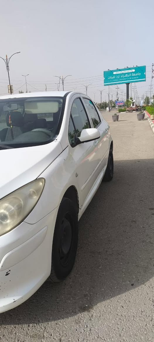 بيجو ٣٠٧
موديل ٢٠٠٦
السعر ٤٢
بيها مجال بسيط 
دوشمه جديده 
كهربائيات جديده 
بيها تنقيص قليل جدا 
بغداد 
***********
