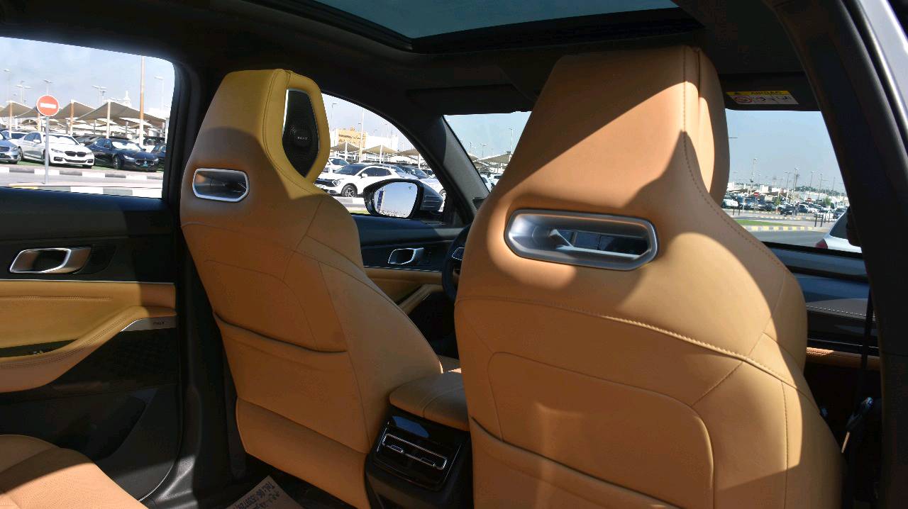 شانجان يوني كي 2024 🚘 
🔥 Changan Uni K 2024 🔥
لون اسمنتي
🚘 مرقم بغداد 🚘 

📃 اليكم التفاصيل الآتية 👇🏻👇🏻

تسجيل DVR اثناء القيادة 
🚘 خليجي 
🚘 ماشية 1400 كيلو فقط 
🚘 موديل 2024
⚙️ حجم المحرك 2.0L Turbo
⚙️ مرتبط بناقل حركة أوتو 8 نمر
⚙️ يبلغ عزم الدوران 390 نيوتن / متر 
🐎 بقوة 233 حصان 🐎🐎
🔑 مفتاح التشغيل بصمة 
🔑 تشغيل عن بعد 
🪟 بانوراما 
🚗 فتح الصندوق كهرباء 
🚗 دفع رباعي AWD 
‼️ اريل نفكيتر 
📍حساسات أمامية 
📍حساسات خلفية 
💡لايت زينون + LED 
🔦️ بك لايت LED 
🚘 قبضات أبواب شفط
🚘 دخول بصمة ذكي 
🛞 حجم الاطار 265/45R21
🛞 ويل كب 21
🛞 4 دسك
🛞 حساسات ضغط الاطارات 
✨️ اشارة في المرايا الجانبية 
✨️ المرايا قابلة للطي كهرباء 
🌧 ماسحة خلفية 
🎈عدد AIR BAG 6
🚗 هاند بريك كهرباء 
🚗 ا ABS 
🖥 دشبول شاشة ديجيتال 
🖥 شاشة Apple Car play 
📷 كاميرا دوارة 
📷 4 كاميرات 360°
💡الانارة الداخلية LED 
⭕️ مقود جلد حياكة  
🛣 مثبت السرعة Cruise 
🎶 المودات والاوامر الصوتية 
🎶 ا Bluetooth / T YPCE 
🔋شاحن هاتف Wireless 
⚡️مخرج منفذ الطاقة 
🔍فحص نظام السيارة 
🚘 انارة داخلية LED محيطية 
💺تتسع المقصورة ل 5 ركاب
💺المقاعد جلد
💺حركة المقاعد الأمامية كهرباء 
💺 تدفئة وتبريد المقاعد الامامية
💺ذاكرة مقعد السائق
💺تجاوي متحركة 
👶 مثبت مقعد الطفل ISOFIX 
❄️ تبريد شاشة 
❄️ قطعتين تبريد
🚘 أوضاع القيادة Drive Mode 
🧱 أوتو بريك ‼️
 🧱 رادار
⛷️ نظام مانع الانزلاق 
⛰️ نظام نزول المنحدرات 
🥤النظام الصوتي SONY
🚘 دبل اكزوس 
🚘 تطعيم الدواخل ألمنيوم

السعر 35 مليون دينار عراقي 