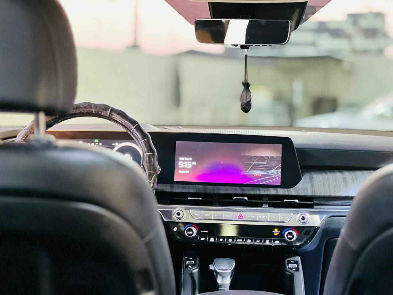 السلام عليكم 
كيا تيلورايد موديل ٢٣ وارد امريكي السياره كلين اعلى فئة sx prestige x pro
السياره بيها ٦ كاميرات داته شو كل الكشنات تدفئة تبريد رادارات قياده ذاتيه ماكو مواصفات مابيها ماشية 48 الف كيلومتر وليس ميل 
السياره صارت بيها طخه بهلال الجاملغ الخلفي وشويه الباب اللي جهة الصدر وانصبغت  على كدها بإسمي اني مرقمه مكاني حله المدحتيه
هاتف ***********
السعر ٣٤٠ وبيها مجال بسيط هاشمية, بابل
