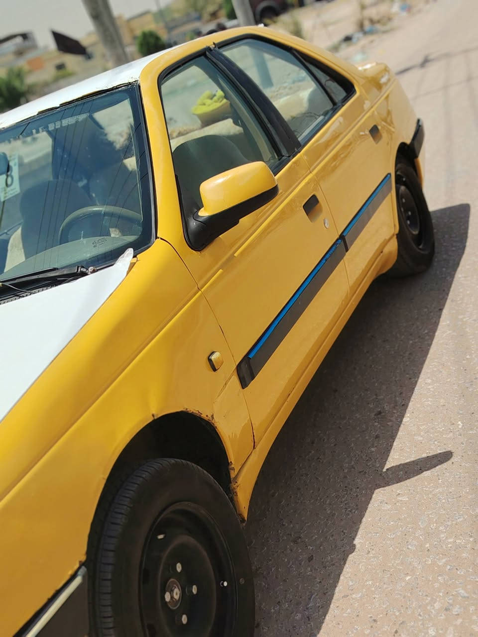 بيجو 405 تكسي 
🚖 للبيع – بيجو 405 تكسي
🔹 النوع: بيجو 405
🔹 الموديل: 2016
🔹 اللون: أصفر (تكسي).
🔹 الحالة: التبريد، الكير، المكينة، والكهربائيات كلها شغالة وبحالة جيدة.
🔹 تخم تايرات جديد.
🔹 شاشة مدمجة في الدشبورد.
🔹 رقم السيارة: كربلاء (إنكليزي).
🔹 السيارة باسمي، والهزة جديدة.
📍 مكان السيارة: النجف.
💰 السعر: 34 ورقة، وبيه مجال بسيط للجاد.
📞 للاستفسار: ***********
