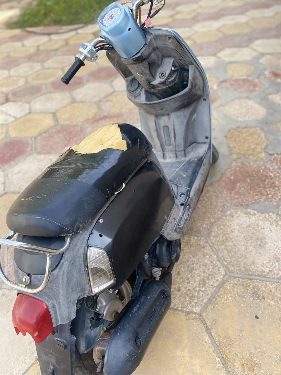 سلام عليكم
دراجه للبيع ماكس بوليس 
كهربائيات شغاله لايتات  اشاير
سلف عطلان الباقي كله شغال
السعر خاص


**إذا كنت صاحب هذا الإعلان وتريد حذفه لأي سبب، رجاءا أرسل رسالة إلى الدعم الفني**