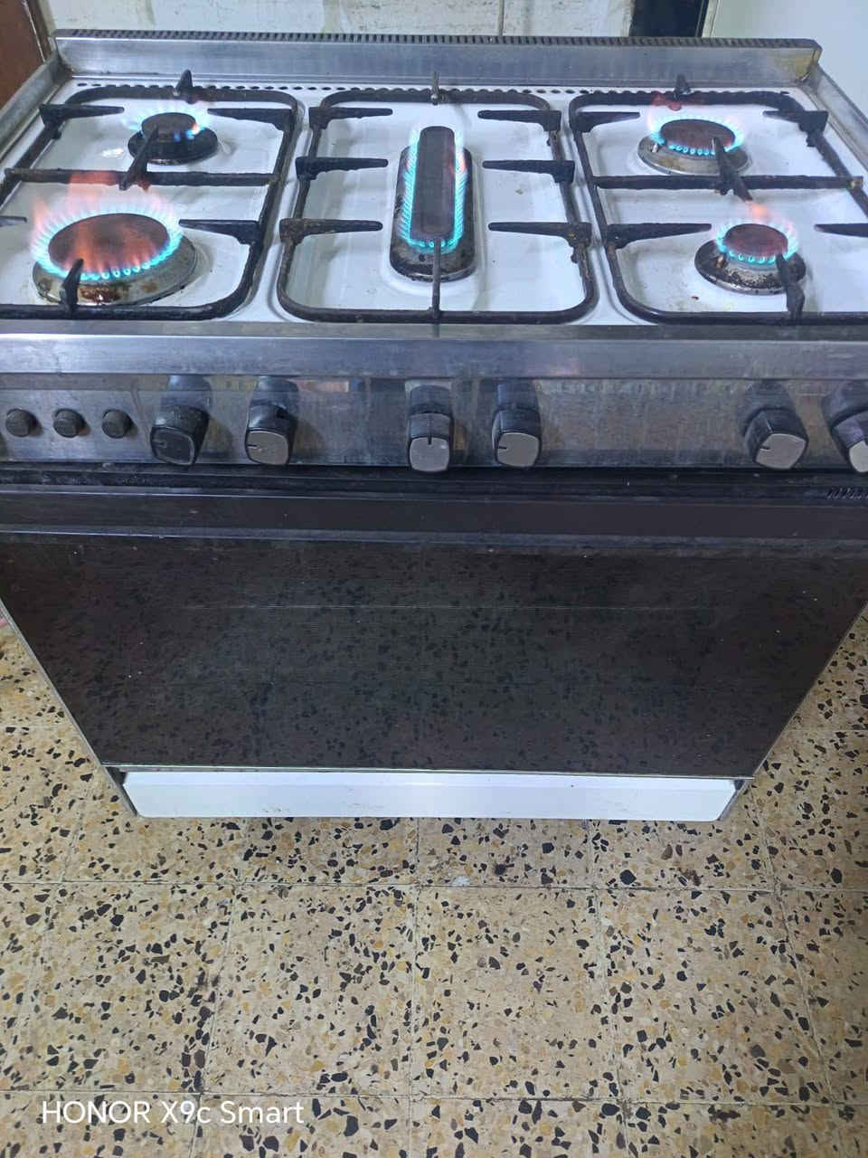 طباخ كامل كله شغال ***********
