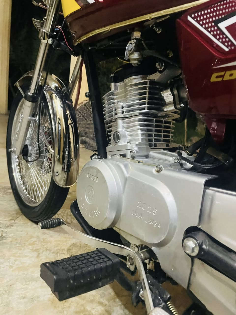 من رخصة صاحب الگروب.....
السلام عليكم ورحمة الله وبركاتة 

دراجه تايگر2025  الباب الأول 

5كير

الدراجه ماناقصهة كلشي منين ماتجيهة كامله 

مامتعوبه ولامشتغله دلفري ولاهم يحزنون 

الدراجه تريد خيال 

صالنصه رياضي محرك مفتوح بدل ولفات ويريد فيلسه

وتجي وتشوف شوف العين ومانختلف 

السعر550 مجال بسيط حگ الجيه

المكان تكريت

‭0777 469 3925‬
