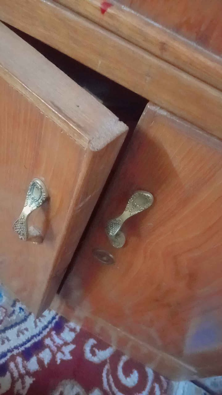 ميز مرايه جديد عوزة فقط صبغه م̷ـــِْن فوك تسكام الاصلي مو سوكي قيم سعرة واخذة النجف, العراق


**إذا كنت صاحب هذا الإعلان وتريد حذفه لأي سبب، رجاءا أرسل رسالة إلى الدعم الفني**