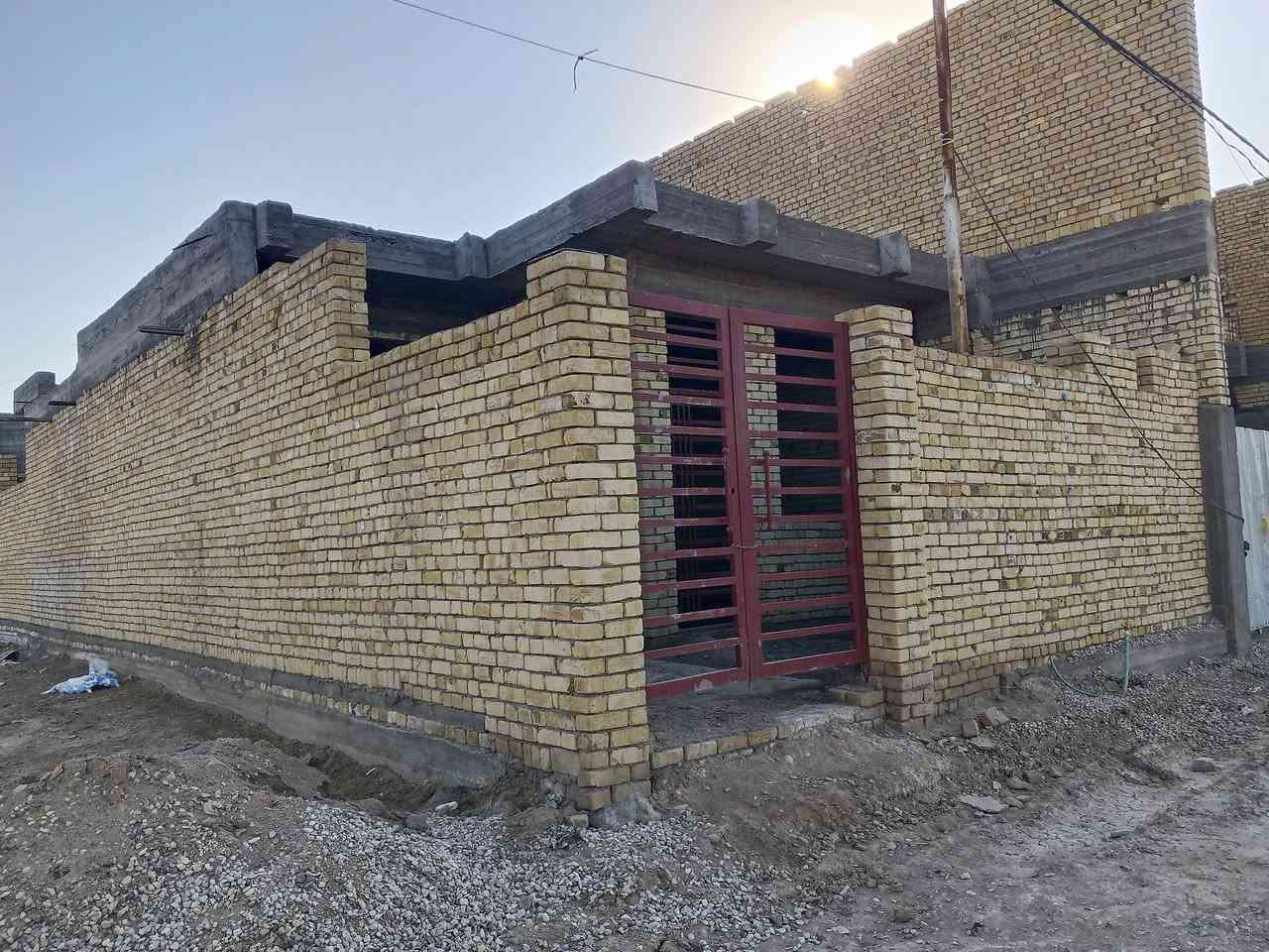 سلام عليكم هيكل للبيع مساحته 150 طابو زراعي سند 25 مجمع ام البنين السكني قرب سيطرة الالبان واصل مي وكهرباء وتبليط الاتصال ع صاحب الرقم ***********
***********

