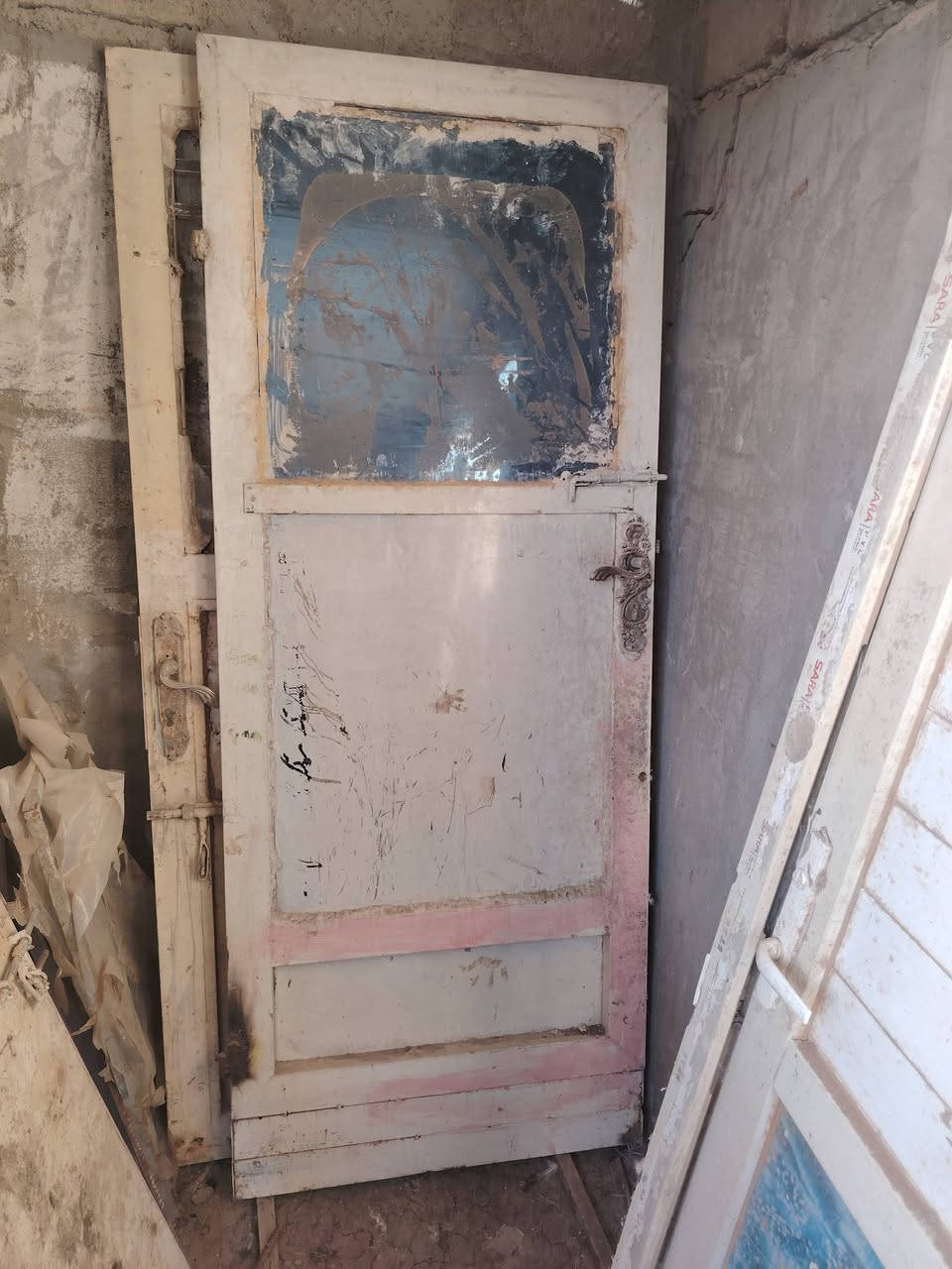 السلام عليكم بيبان  البيع سعر مناسب مكان كربلاء ***********
***********
