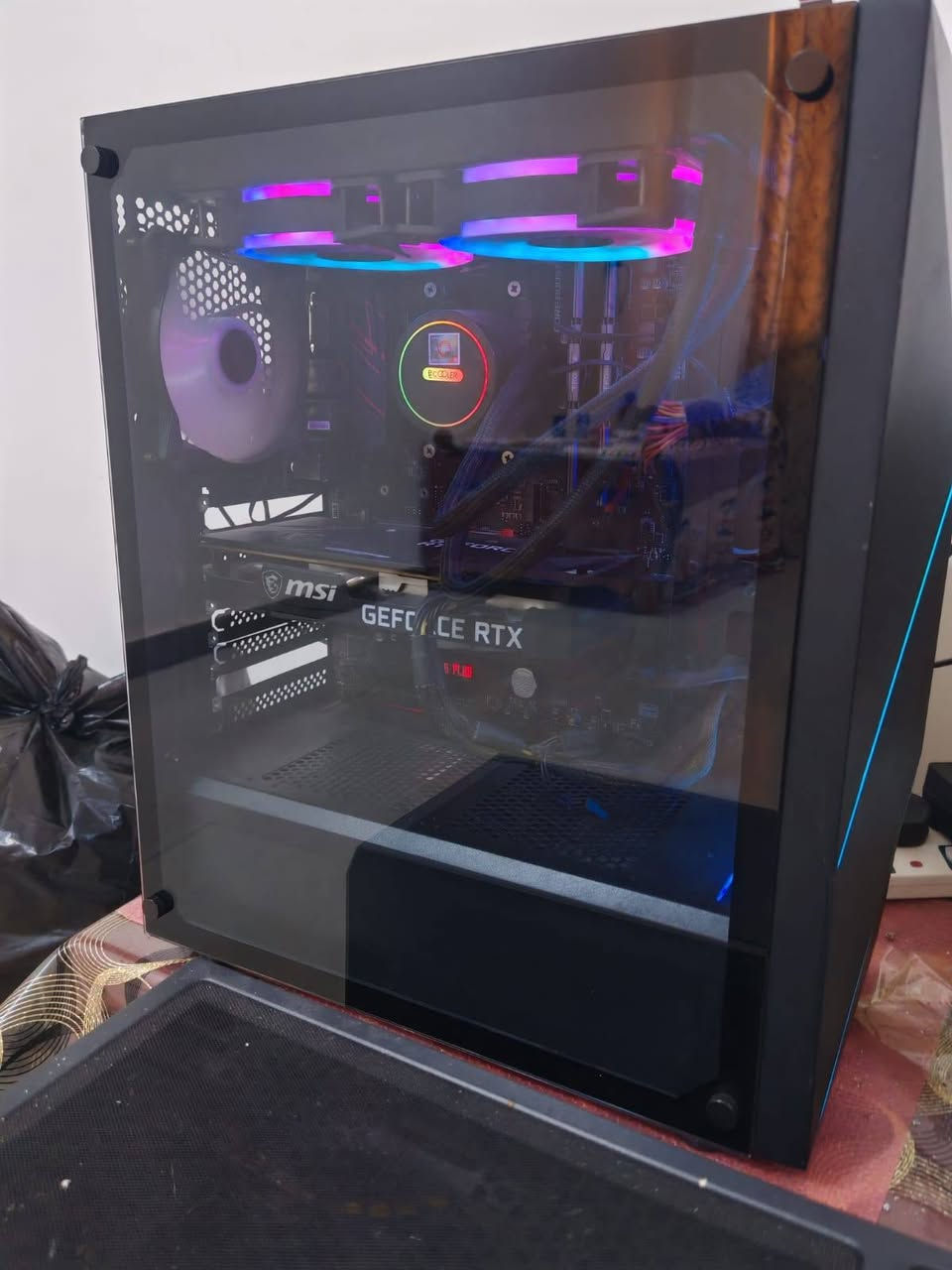 سلام عليكم pc للبيع
Cpu  R7 5700x3d
Gpu rtx 3060ti msi ventus
Ram ddr4 16gb 3200
Cooler 240m مائي 
Mb b450 gaming plus
Ssd 256 +hdd 750
Power s evga 650w
Case sama 
مكاني ميسان الجمعيات 
توصيل متوفر 
سعرها مليون 
رقمي ***********
