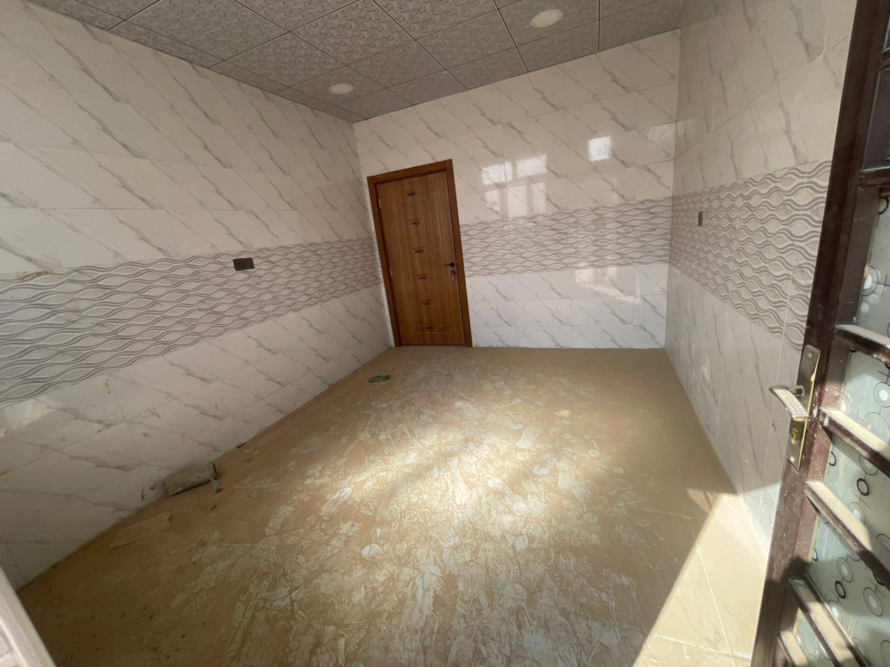 دار للبيع 
📍 مجمع الكرار السكني / المرحلة الثالثة
 المساحة: 160 م²  دار زيرو وجاهز للسكن
 عقده 70 مليون من الشركه واصل 35 مليون
 المتبقي  35 مليون على المصرف العقاري
 يباع بتطلوعه 
📞 للاستفسار والتواصل : مكتب النخيل للعقار
***********
***********
