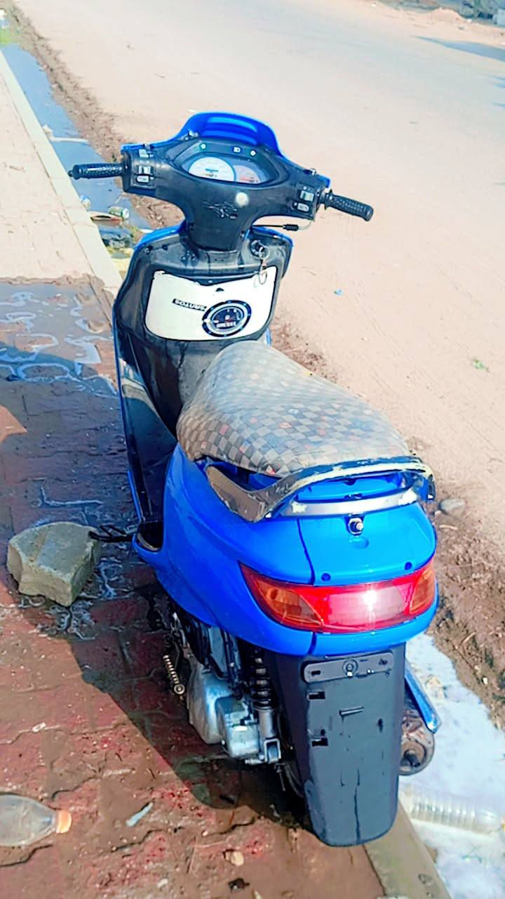 دراجه فراشه للبيع سلف هندر نضيفه سعر325 المكان الديوانيه قضاء الشامية 
***********
