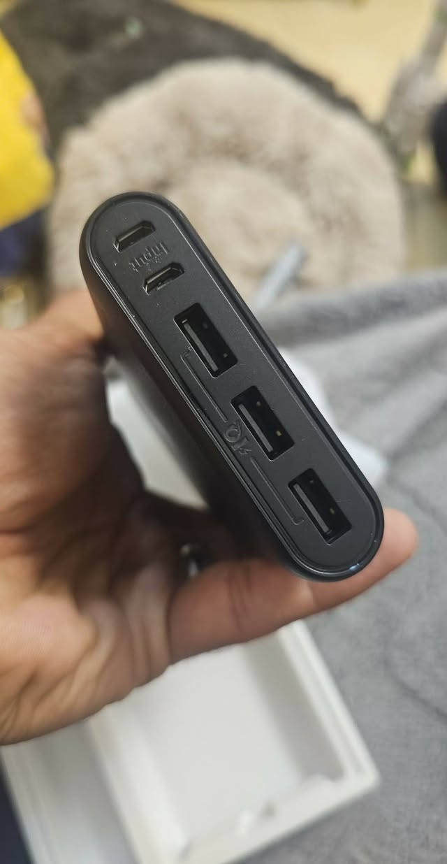 انكر جديد 26800 mah
حجمه كبير يشحنلك التلفون ٤ مرات
السعر ٣٠ مع التوصيل


**إذا كنت صاحب هذا الإعلان وتريد حذفه لأي سبب، رجاءا أرسل رسالة إلى الدعم الفني**