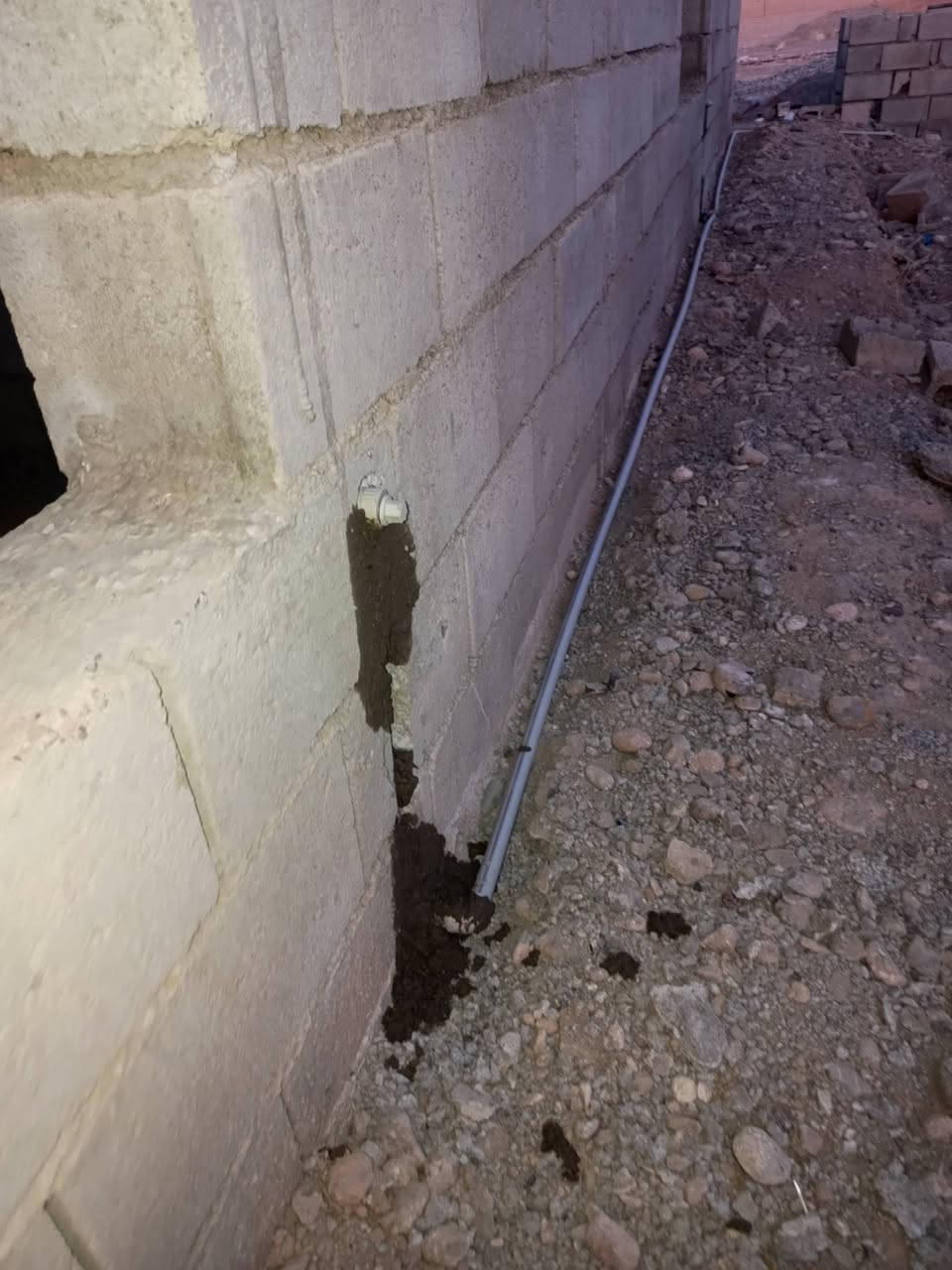 السلام عليكم يوجد كادر تسيس مجاري وسقف ثانوي وسحبات ديكوراتوت وتأسيس  كهرباء ويدلل علينه ابو البيت بالخدمه وهاذ رقمي ***********/***********
