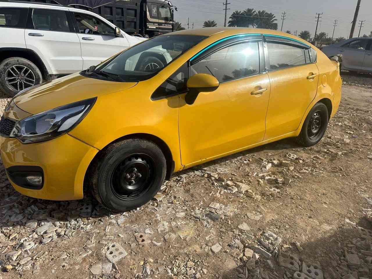 السلام عليكم
كيا ريو خليجي موديل 13 رقم قادسية حادثها شبر بالجاملغ الخلفي ابيعها على حادثها سيارة شغالة  تحويل مباشر 
السعر مناسب  
العنوان بغداد تقاطع نهروان 
***********
