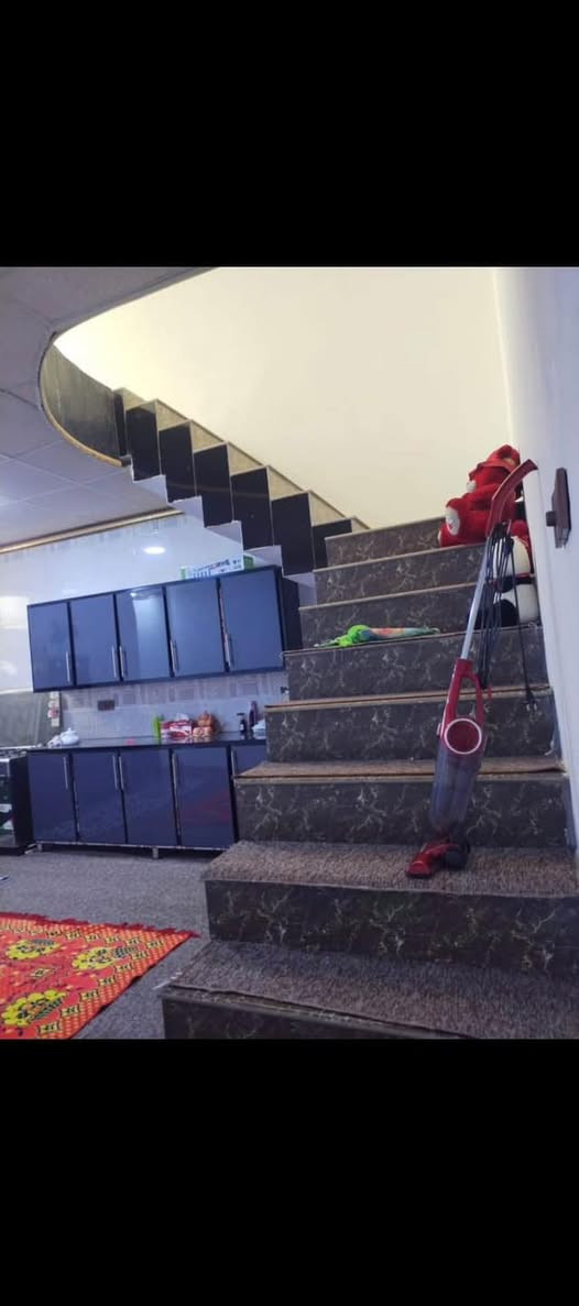 دار للبيع طابق واحد مساحه ١٠٠ واجهه ٥ ونزال ٢٠ زراعي سند ٢٥ العنوان بعقوبه التحرير الحولي الجزء الثاني السعر ٦٠ بيت البناء جديد للاستفسار ***********
