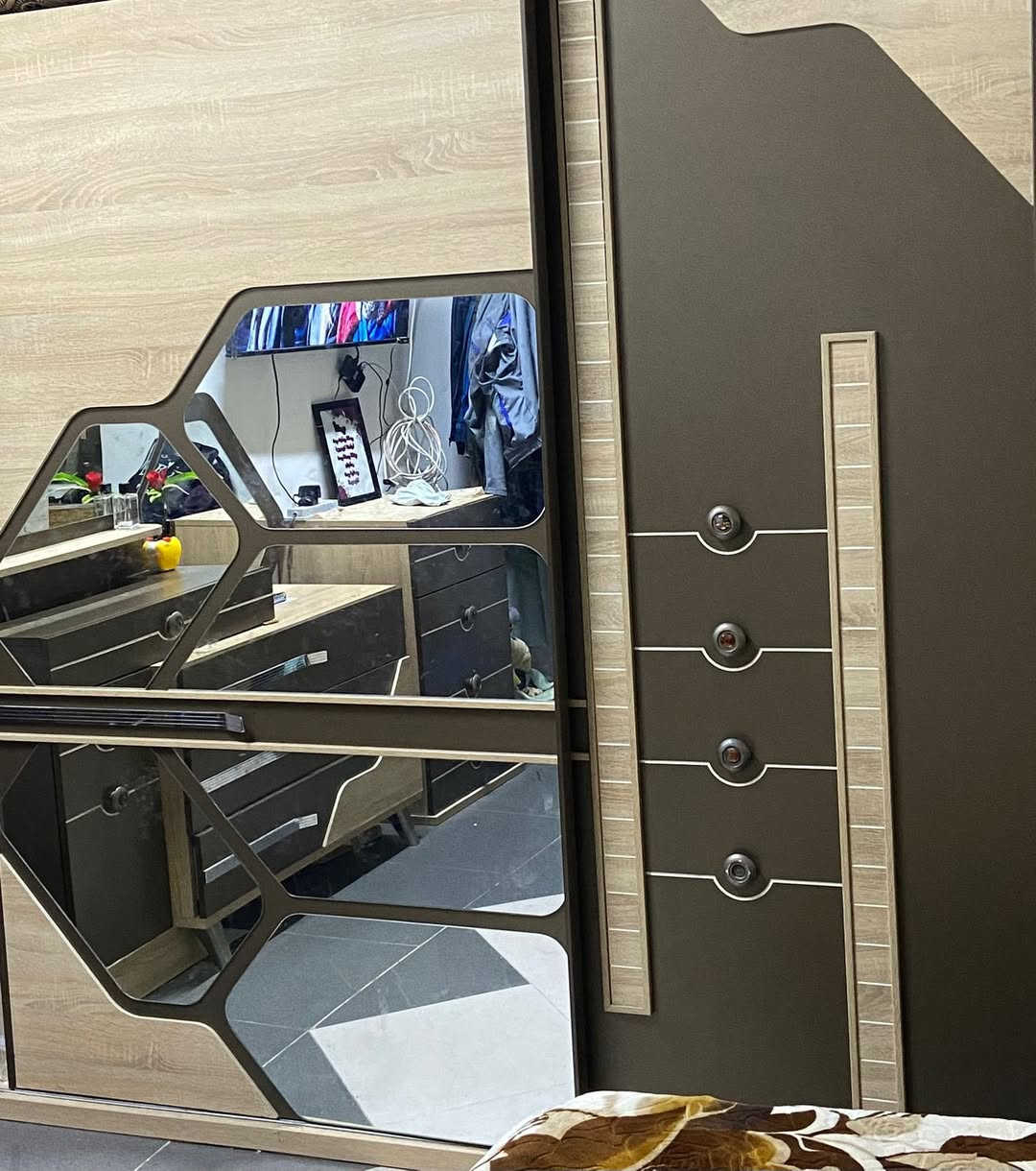 غرفه نوم مستعمله قليل نظيفه كلش مكاني كركوك الحسابات ***********
