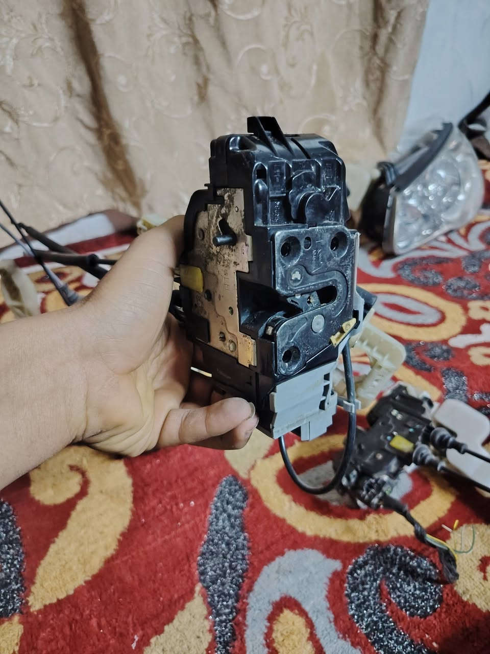 السلام عليكو شباب غراض الانتره مقدس لبيع جدد شراي اتصال مكاني دوانيه ***********
