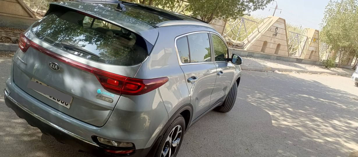 سبورتج 21 خليجي رقم اربيل الدولي فول مواصفات عدة البصمة سيارة كفالة عدة الجاملغ الامامي وقليل بالباب بدون دواخل نهائيآ 
مواصفات:: بانوراما تحكم ستيرن كامل 3 وضعيات قيادة قطعتين تبريد اشاير بالمري ويل كب كروم شاشة كبيرة كامرة دوارة حساس امامي خلفي بك لايت LED لايت منضومة كاملة زنون داخل لونين مكينة 2000 دوش وبعد بيها هواي مواصفات معروفة 
سعر اتصل وبخدمتك مكانها واسط العزيزية 
***********
