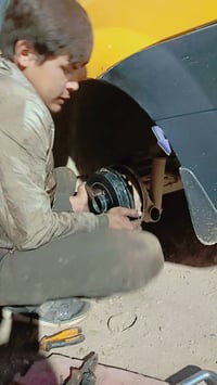 هاذة الزلمة الكلف حسين طالب العزاوي تجي يمه ما تحتار اسعار مناسبه وكلش...