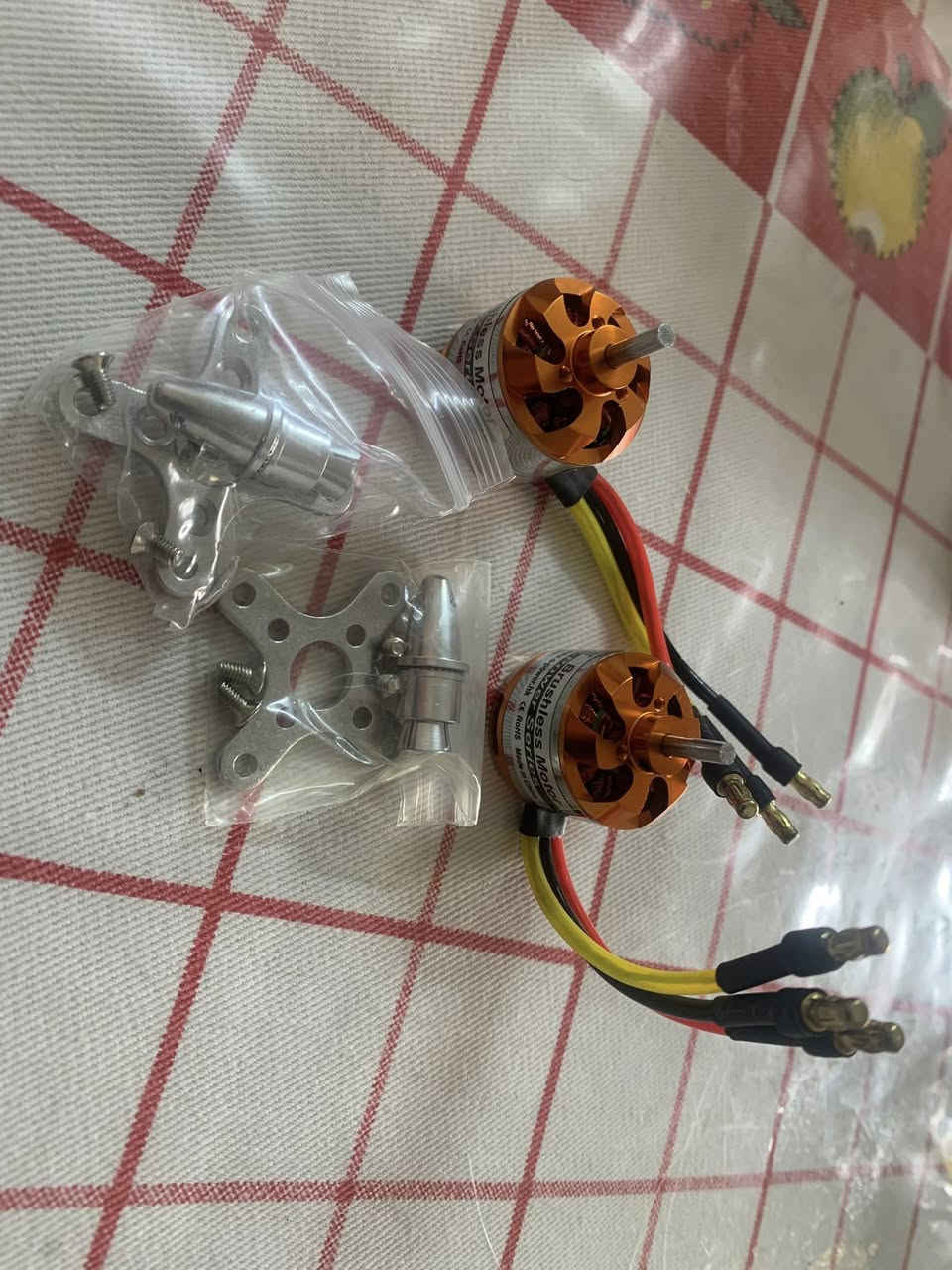 🛩️🛩️🛩️🛩️🛩️
محركات برشلس للطائرات 
بقوة 1400KV 
Model
D2826
جديد عدد ثنين 
السعر خاص 
🛩️🛩️🛩️🛩️🛩️🛩️🛩️


**إذا كنت صاحب هذا الإعلان وتريد حذفه لأي سبب، رجاءا أرسل رسالة إلى الدعم الفني**