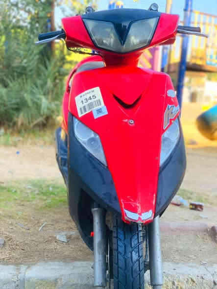 سلام عليكم دراجه نضيف مكفوله من كلش كله شغاله ونضيف وأي شي مابيه الدراجه نكره سلف وكهربائيات كله شغاله ومابيه شي سعر ب٥٢٥ وبيه مجال المكان بغداد الحريه الأستفسار *********** رسلوني وتساب بي
