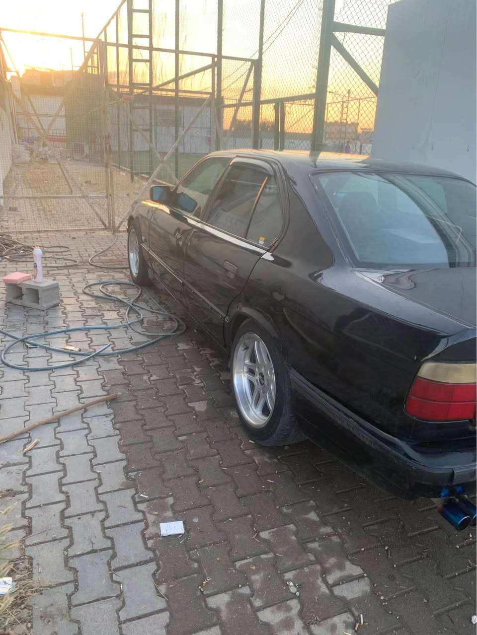 BMW1992 مكينه كبس گير عادي سقف سلايت جام أوتو بيها ضربه جامرلغ امامي تعديل بارد بدون دواخل شرط گير و محرك و نواقص مابيها السياره حلوه و كاعده  كاعده،،،BMW1992مه كينه كبس گير عادي سه قف سلايت و جام كاره باى سه ياره كه جامرلغى پيشه وه ى سارده كوته و بى ناو گرتن و شه رتى گير و مه كينه سه ياره كه جوانه و پاكه و جوان راوه ستاوه *********** كركوك, العراق
