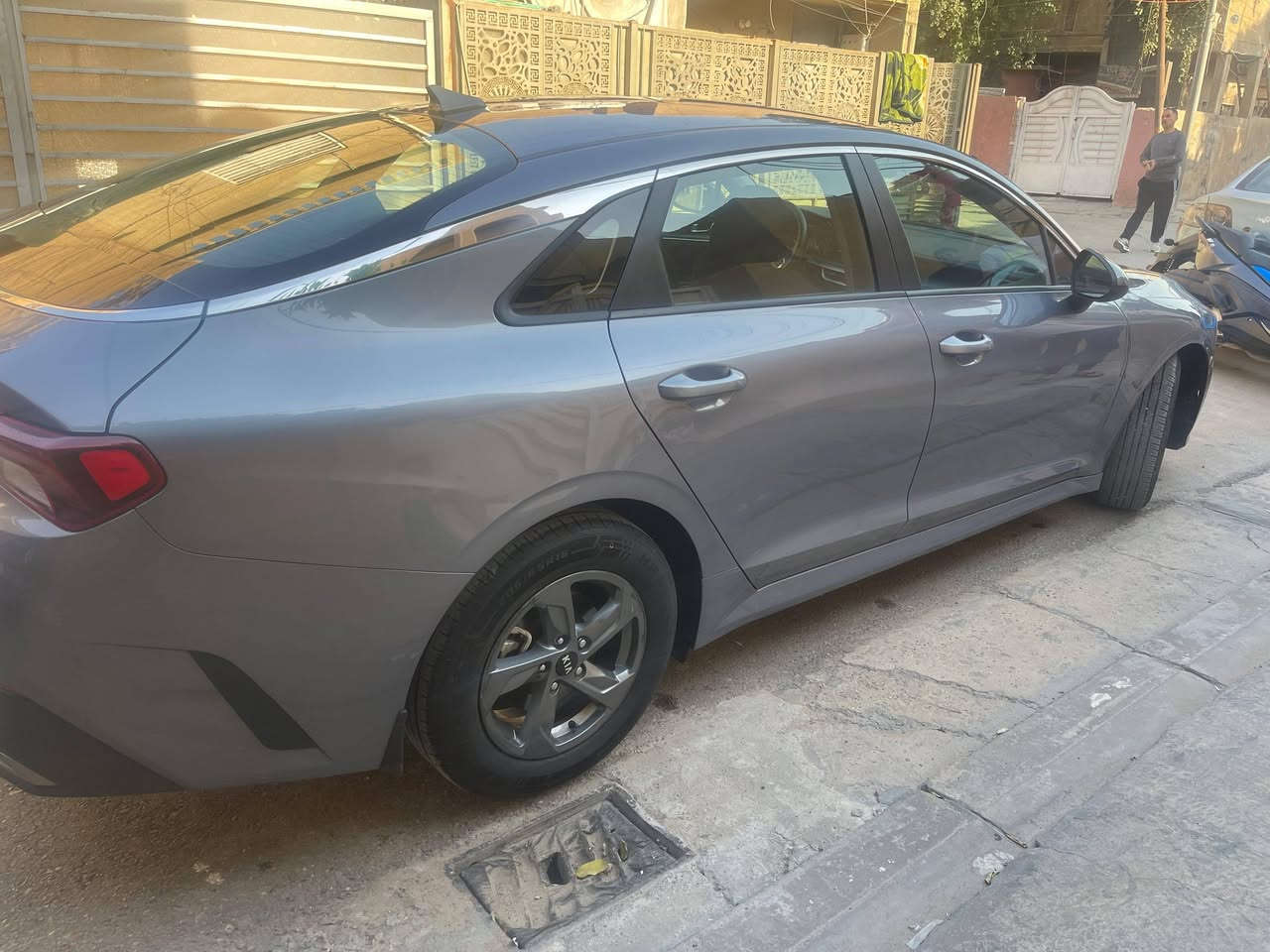 سلام عليكم
للبيع k5  موديل 21 مواصفات عاديه شاشه
حساسات رادار امامي 
رقم جديد بسمي
ضرر جاملغ بنيد صبغ
ماشيه 39 الف مايل 
بدون دواخل  ايربك استير 
سعره 155 بيه مجال  عنوان بغداد
***********
