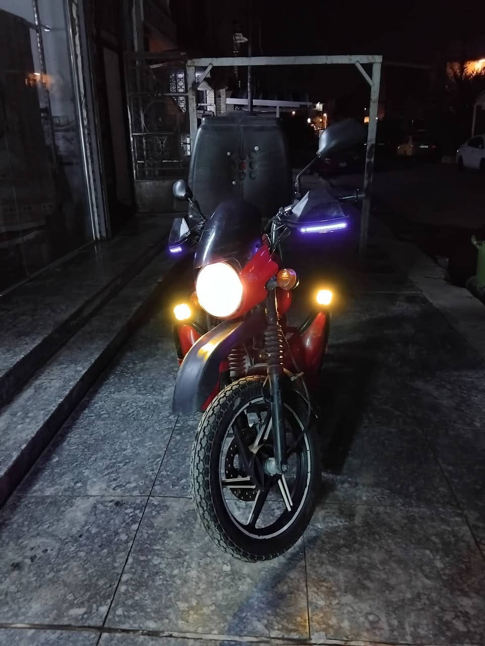 بوكسر جبلي23 كامله مكمله نضافه كدام عينك مابيه اي نقص غير السلف اوراق كامله مكمله واكفلك سرقة وعشائر المكان بغداد حي الجهاد موجود واتساب *********** السعر خاص
