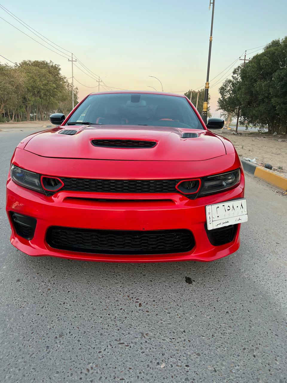 السلام عليكم جارجر اصل 2018 معلايه 2020 فول مواصفات ما عده الفتحه sxt السياره حادثه موضح بل صور السياره بسمي اني مستورده وقرار النفتح اي واحد يحب يرجعها ع مديلها البلادي ترجع تحويل مباشر المكان كربلاء السياره جديده وجاهزه من كلشي للستفسار ***********
