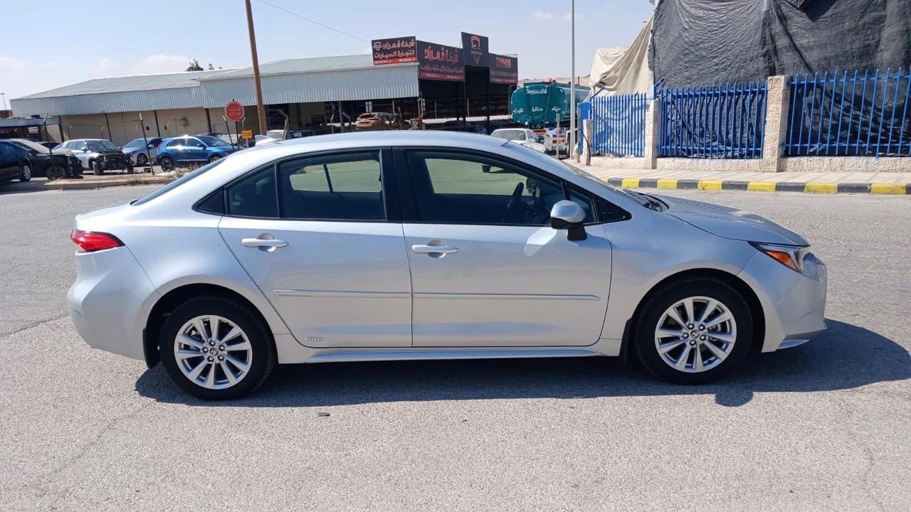 كورلا هايبر موديل 24 فقط بنيد مبدل ومصبوغ بدون شواصي آيرباگ درگه وبردة فقط السيارة جديدة بمعنى الكلمة ماشية 2500 اخت الزيرو 