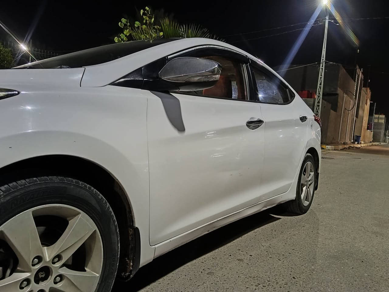 السلام عليكم
النترا 2014 
خليجي
محرك 1600
منضومة تبريد جديدة يم كرار كوبرة 
صبغ بيها موضع بل صورة سيارة واكفة  واحد طخها بذني البابين 
سيارة رقم اربيل قديم
السعر 103$ وبيها مجال. 
للتواصل اتصل ع رقم ***********
