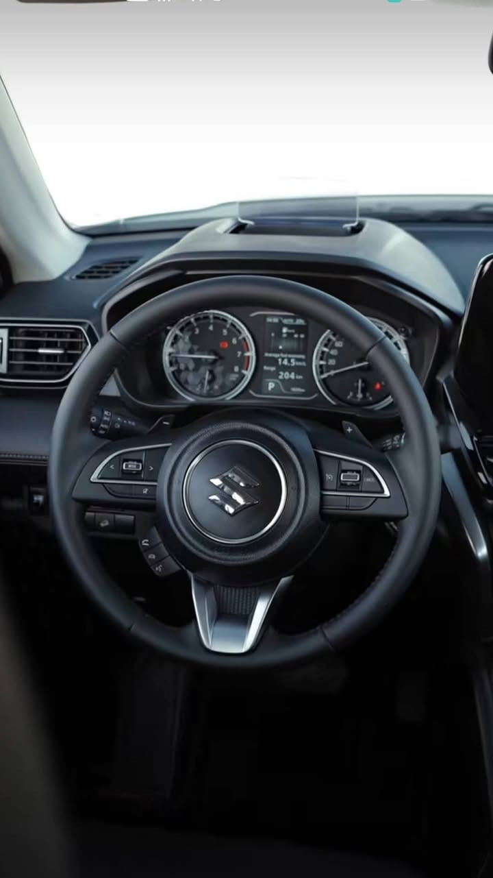 🚗 للبيع
Suzuki Grand Vitara 2025

سوزوكي جراند فيتارا 2025

 🌍 المدينة –   العباسيه– النجف الاشرف 

 

------------------------------------------------------------ 
✅ المواصفات:  

سوزوكي جراند فيتارا 2025 – زيرو وكالة ✨
🎈 رقم بغداد ❤️
🚨 وكالة باسم المشتري مباشرة –مقترض وكفيل  محجوزة للمصرف 🚨

📍 الموقع: النجف – العباسيه
✨✨ المواصفات الحديثة والعصرية:
🔹 محرك هجين خفيف (Mild Hybrid)
🔹 سعة المحرك: 1.5 لتر – 4 سلندر اقتصادي
🔹 ناقل حركة أوتوماتيكي بـ 6 سرعات ناعمة جداً
🔹 سعة خزان الوقود: 45 لتر – مشاويرك بدون قلق
🔹 كاميرا 360 درجة لرؤية محيطية كاملة
🔹 حساسات ركن أمامية وخلفية + نظام كشف النقاط العمياء
🔹 مثبت سرعة + مساعد نزول التلال + مساعدة عند صعود المرتفعات
🔹 نظام الثبات الإلكتروني + منع الإنزلاق
🔹 وسائد هوائية أمامية وجانبية للحماية الكاملة
🔹 نظام منع تشغيل المحرك + إنذار أمني ضد السرقة
🔹 توزيع إلكتروني لقوة الفرامل + نظام مساعدة الفرامل الذكي
🔹 نظام مراقبة ضغط الإطارات + حزام أمان متطور بكل المقاعد
🔹 جسم السيارة عالي القوة + تصميم SUV رياضي أنيق

💰 التفاصيل 
مو مشكله يبقه عليها مبلغ بسيط بالاقساط للاستفسار الاتصال ***********  واتساب 

#للبيع #سيارات_للبيع #سيارات
