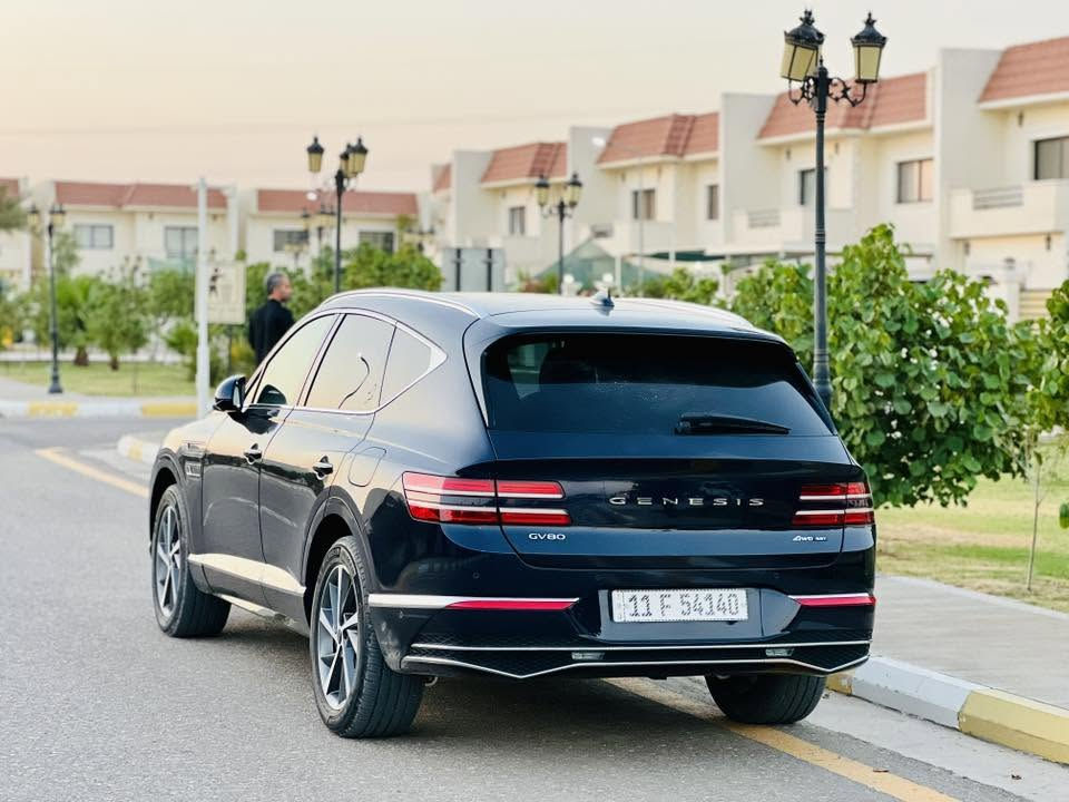السلام عليكم للبيع جنسس GV80 موديل 2025 فل مواصفات 3.5T V6 توين تيربو AWD
• محرك 6 سلندر سعة 3.5 لتر توين تيربو

• قوة 375 حصان وعزم 530 نيوتن متر (391 رطل-قدم) (Automobile Catalog⁠￼)

• قير أوتوماتيك 8 سرعات

• دفع رباعي AWD

• شاشة بانورامية 27 إنج

• هيد أب دسبلي (عرض المعلومات على الزجاج)

• كاميرات 360 درجة

• رادار أمامي وخلفي

• مثبت سرعة ذكي مع التوقف والانطلاق

• نظام المحافظة على المسار والتنبيه من النقطة العمياء

• صفط أوتوماتيك (Remote Smart Parking)

• فتحة سقف بانوراما

• مقاعد جلد فاخر نابا

• تبريد وتسخين للمقاعد الأمامية

• ذاكرة للمقاعد

• تدليك للمقعد الأمامي

• تدفئة للمقاعد الخلفية 

• نظام صوت فاخر

• تشغيل بصمة ودخول ذكي

• تشغيل عن بعد

• باب خلفي كهربائي

• جنوط رياضية قياس 20

• إضاءة LED كاملة أمامية وخلفية

• سحب حتى 6000 رطل تقريباً (Edmunds⁠￼)

السيارة فل مواصفات، بحالة ممتازة جداً، جاهزة للفحص، ومن أفخم سيارات الـSUV الفاخرة.

مكان السيارة ديوانية

للاستفسار والمشاهدة التواصل على الرقم : ***********
