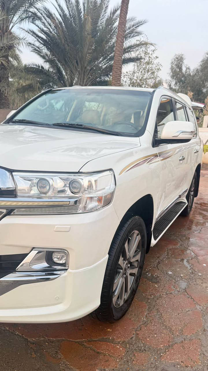 السلام عليكم لاندكروز 2016 فطيم كفاله من الصبغ عدا طلقه بلقماره ومكحله وثنين بلجنطه بدون اي ضرر اخر رقم بغداد باسمي تحويل مباشر ماشيه 170 بدون اي نقص السياره داخله سيرفس بلشركه وجاهزه من كلشي السعر 438 وبيها مجال بسيط للاستفسار *********** المحمودية, بابل
