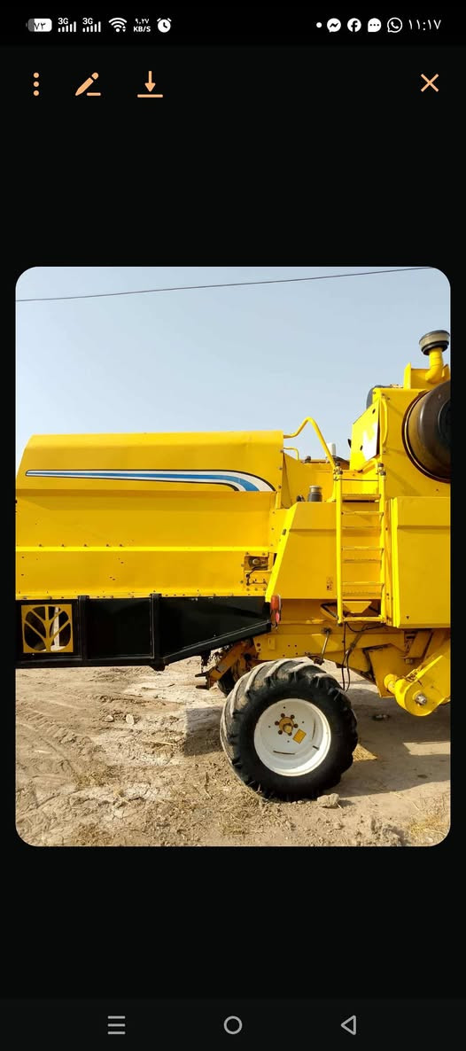 السلام عليكم حاصدة ٢٠٠٣ هايدرو خمسة بلم دبل درام طبلة ١٧ فوت عداد العمل ٣٢٠٠ ساعة السعر ٧٥ مليون وبية مجال للآتصال *********** فلاح أبو حسن
