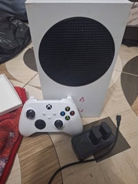 اكسبوكس للبيع كامل ملحقات والجهاز نضيف من عده الكارتون مالته ضايع متوا...