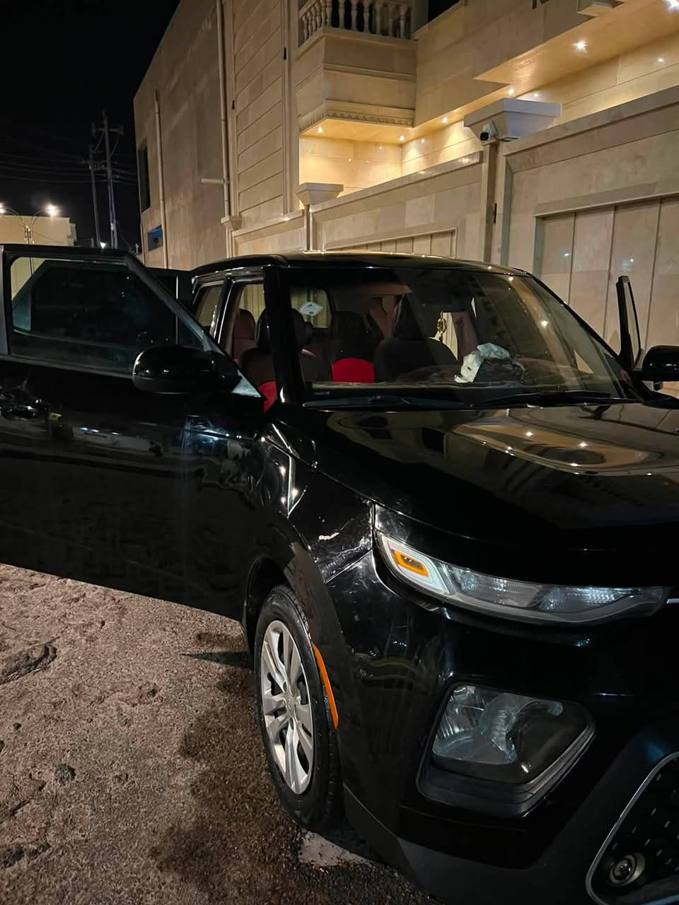 للبيع ولمراوس صول مديل 21لون اسود السياره بيه بنيد فقط مكينه 2000دوش رقم اربيل تريد تحويل تريد وكاله مكان السياره البصره التواصل ***********

